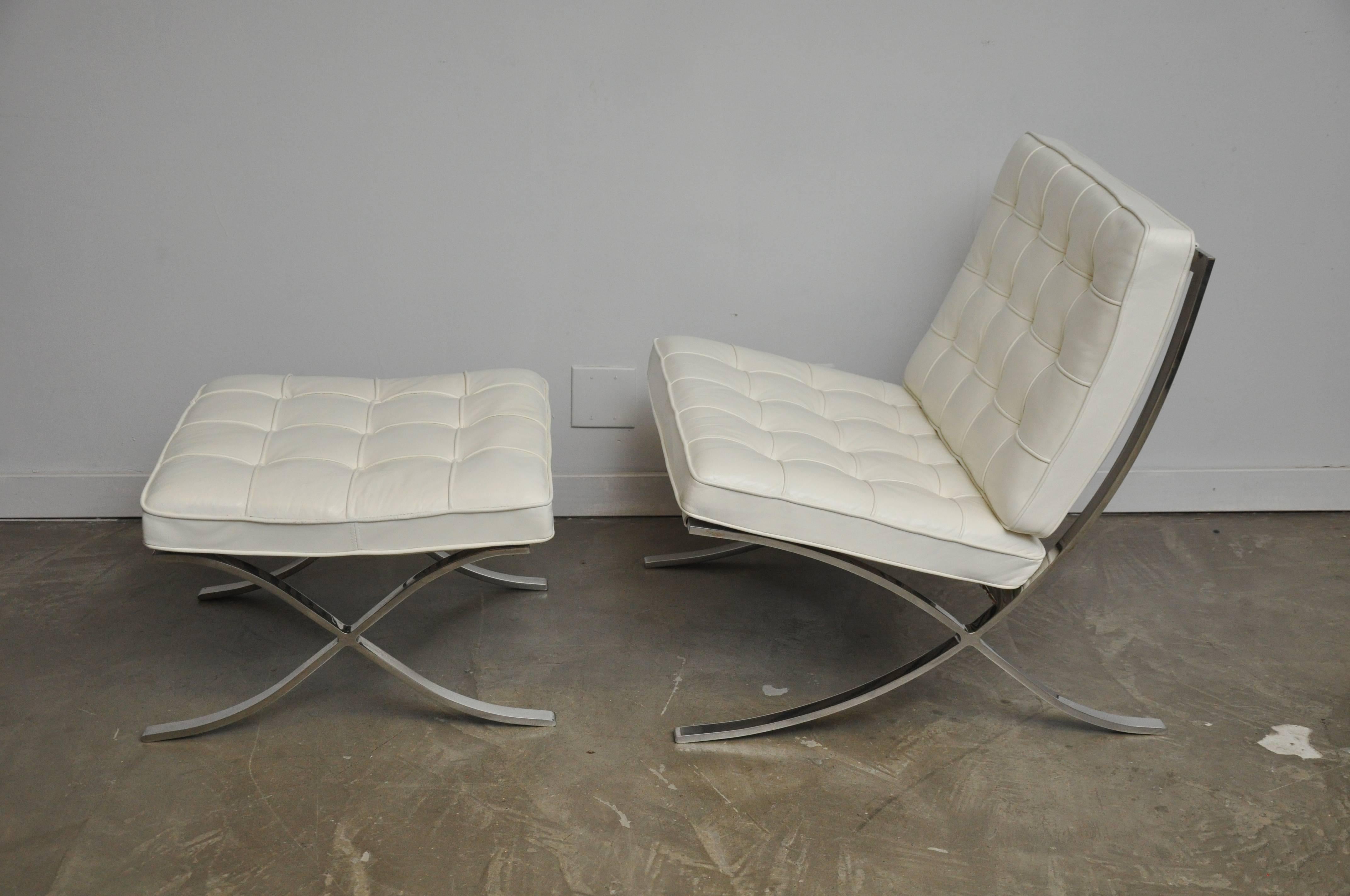 Mid-Century Modern Mies van der Rohe Barcelona Chair and Ottoman, Knoll, 1970