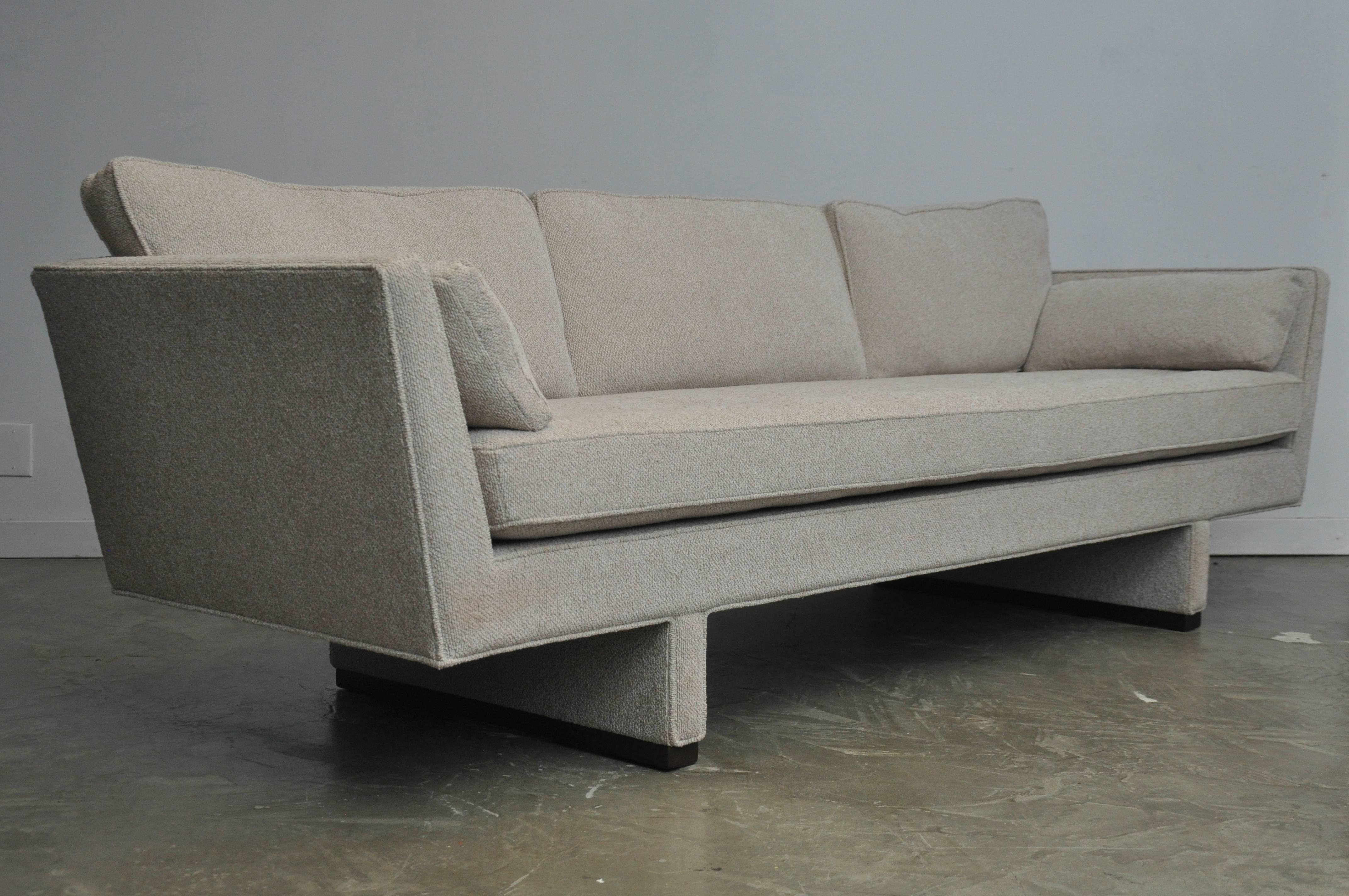 Dunbar Sofa by Edward Wormley in Cream White Boucle, Model 5485 In Excellent Condition In Chicago, IL