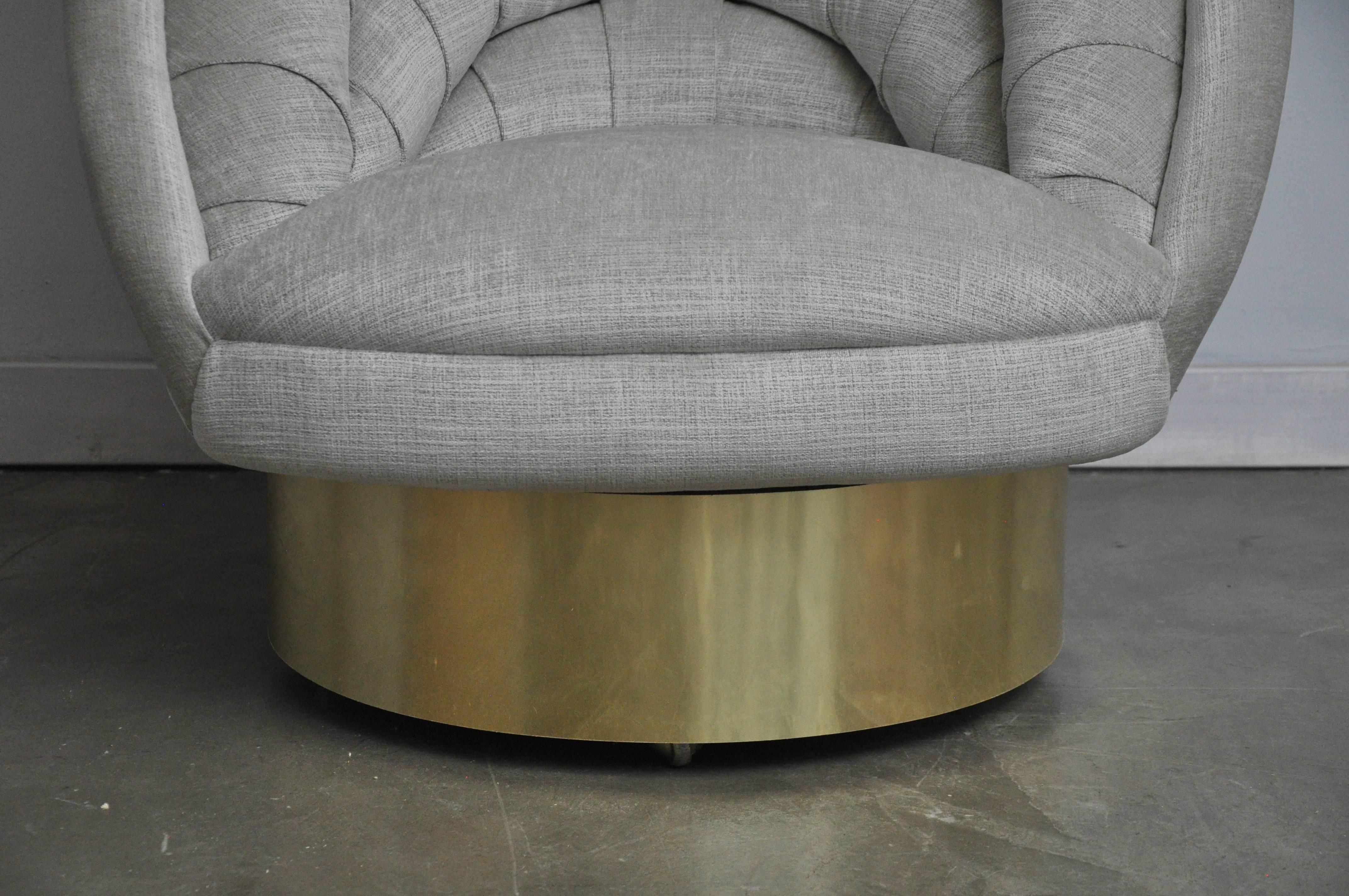 Vladimir Kagan Crescent Swivel Chair on Brass Base In Excellent Condition In Chicago, IL