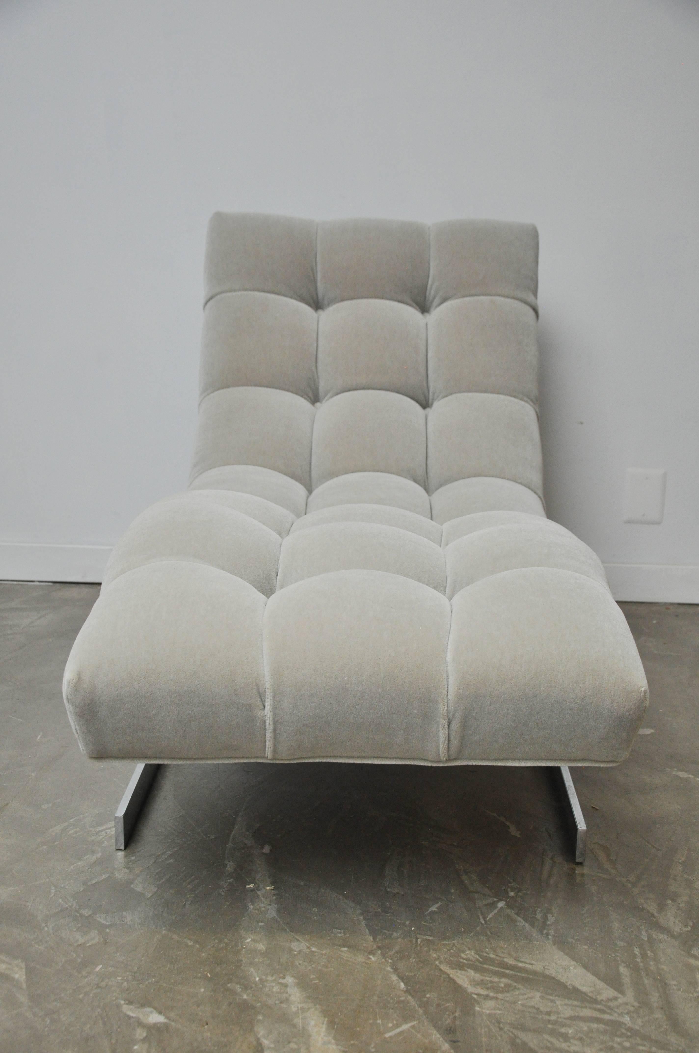 20th Century Wave Chaise in Grey Mohair, circa 1970s