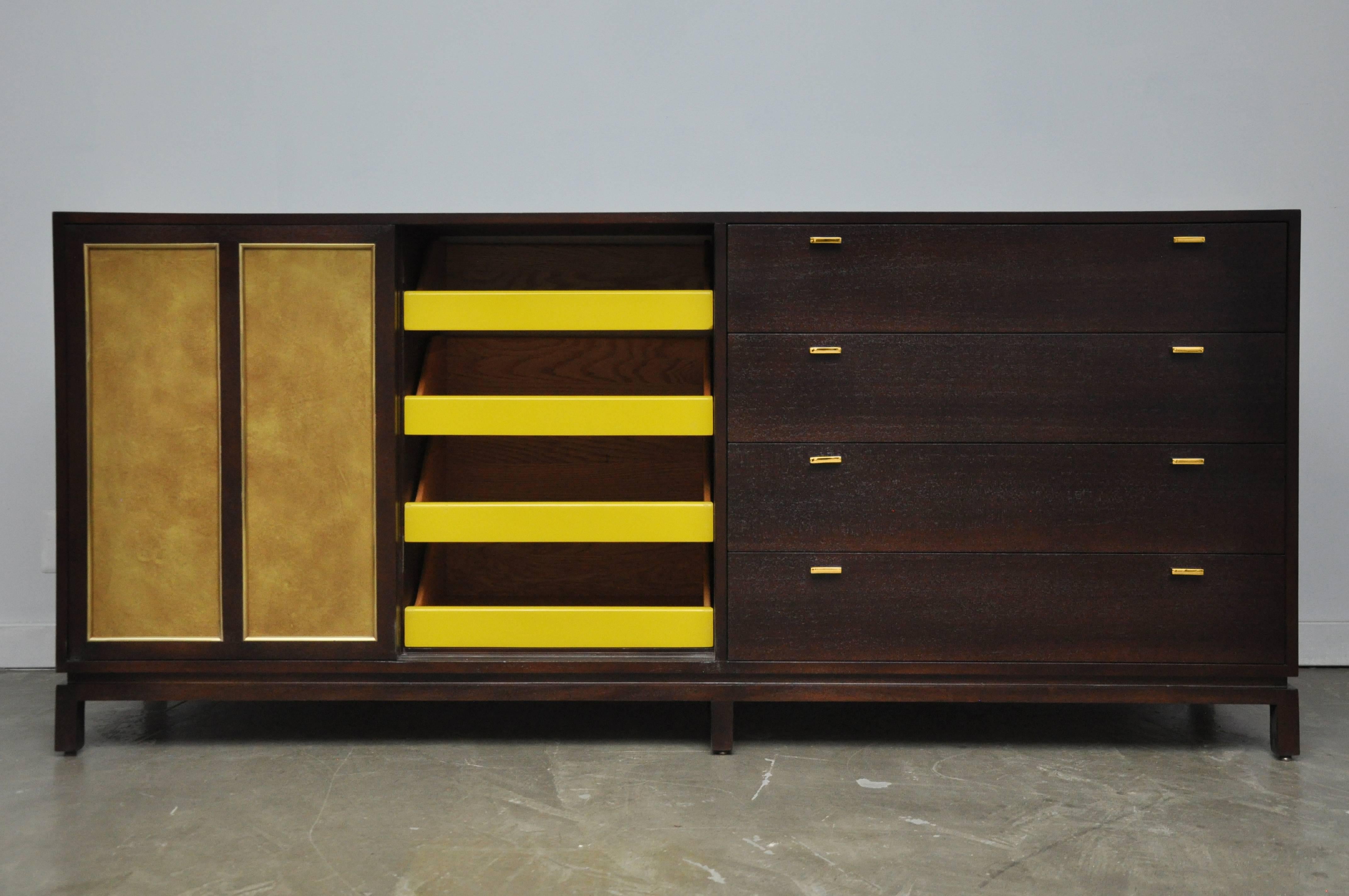 Harvey Probber Long Sideboard Dresser In Excellent Condition In Chicago, IL