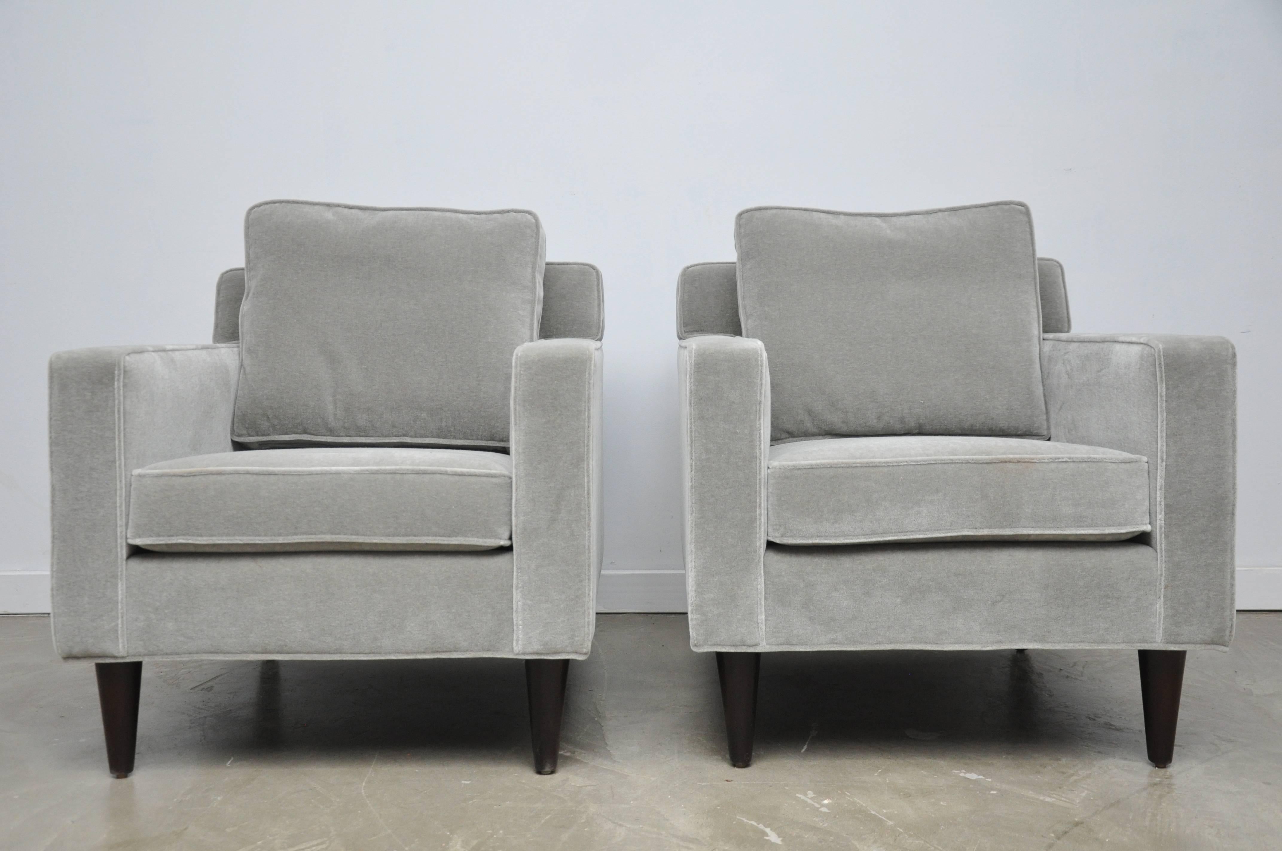 American Pair of Lounge Chairs by Edward Wormley for Dunbar