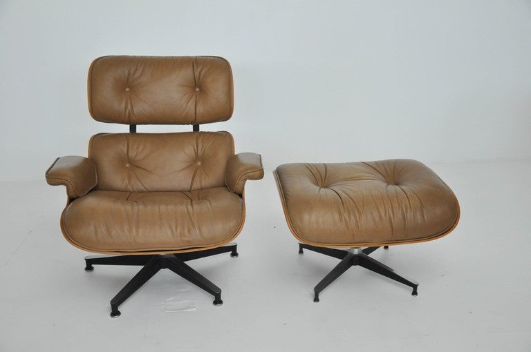 Mid-Century Modern Rosewood Charles Eames Lounge Chair for Herman Miller