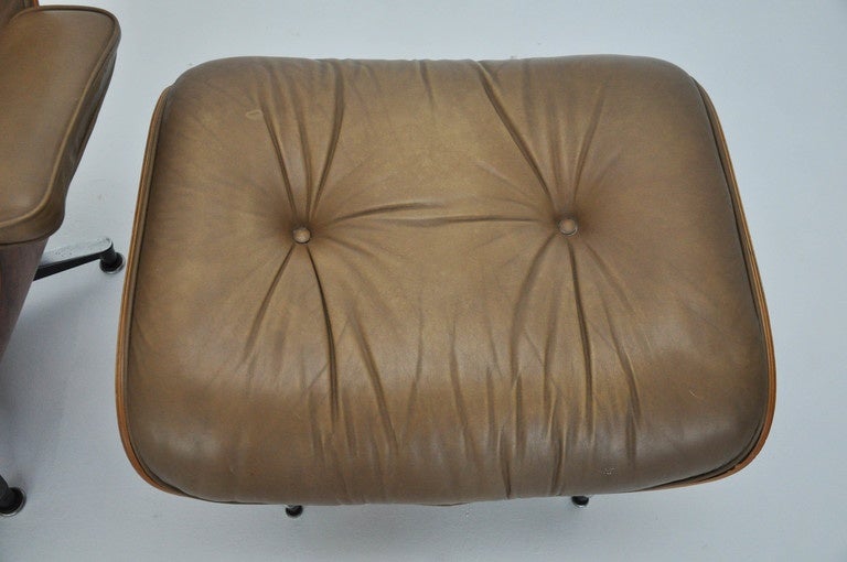 20th Century Rosewood Charles Eames Lounge Chair for Herman Miller