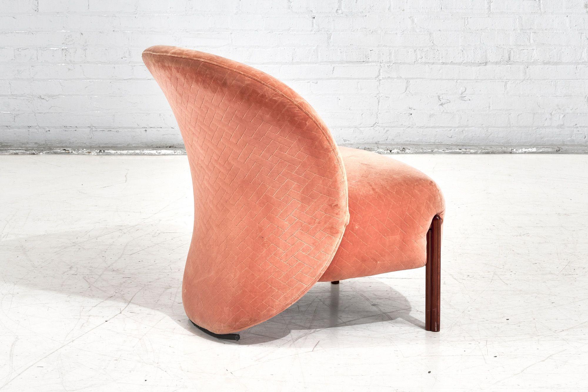 Late 20th Century Saporiti Sculptural Italian Post Modern Lounge Chair, 1990