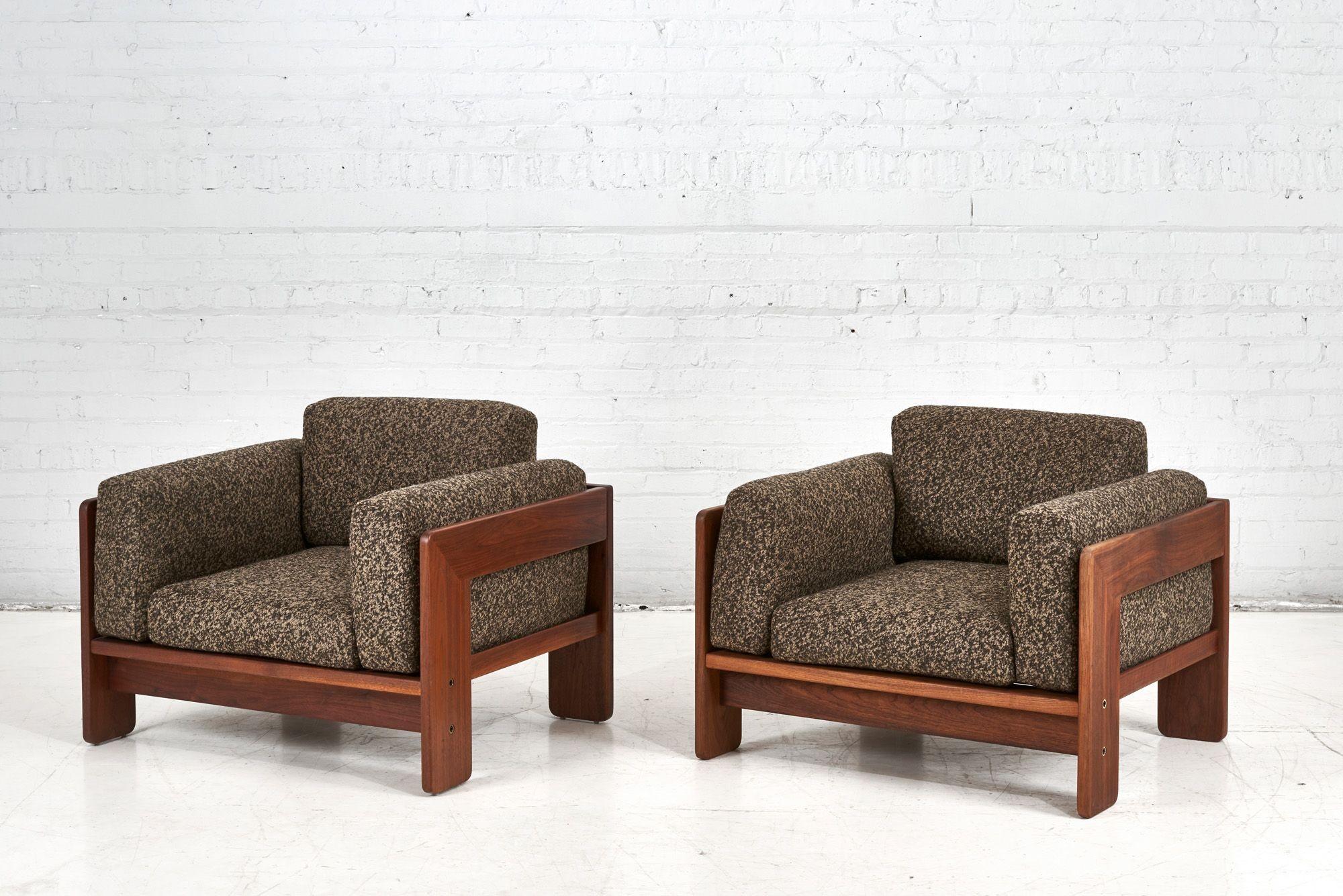Pair Bastiano lounge chairs by Tobia Scarpa for Gavina, Italy, 1970. Chairs have been completely restored and reupholstered in a nubby boucle.