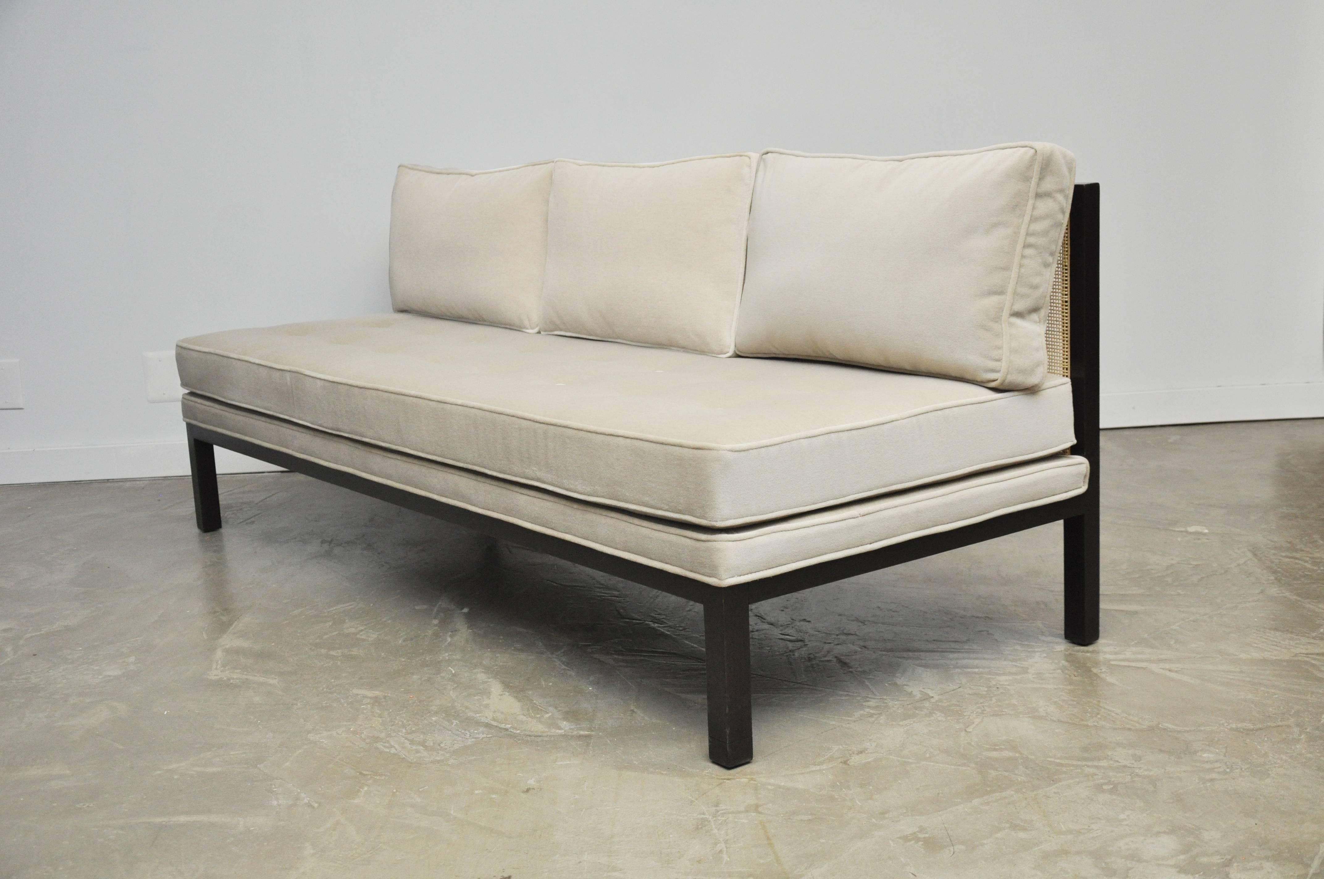 Dunbar Sofa Daybed by Edward Wormley In Excellent Condition In Chicago, IL