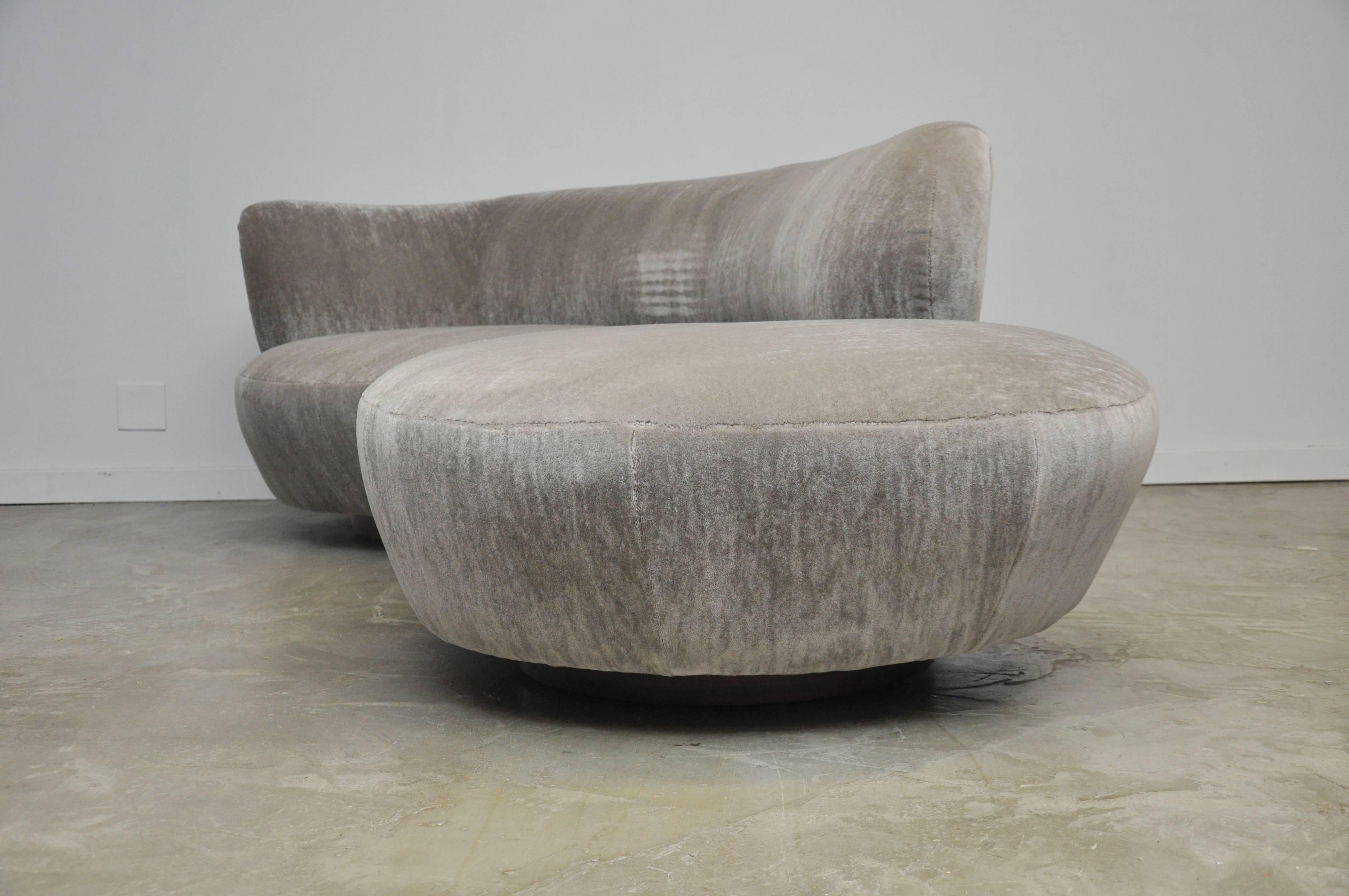 20th Century Vladimir Kagan Serpentine Sofa with Ottoman, Directional, circa 1980