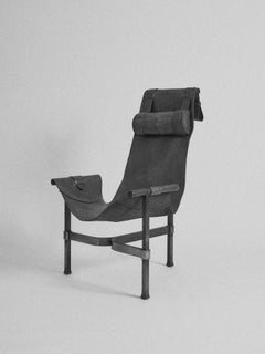 1965 Brutalist Leather and Steel Sling Chair (Chaise en cuir et acier)
