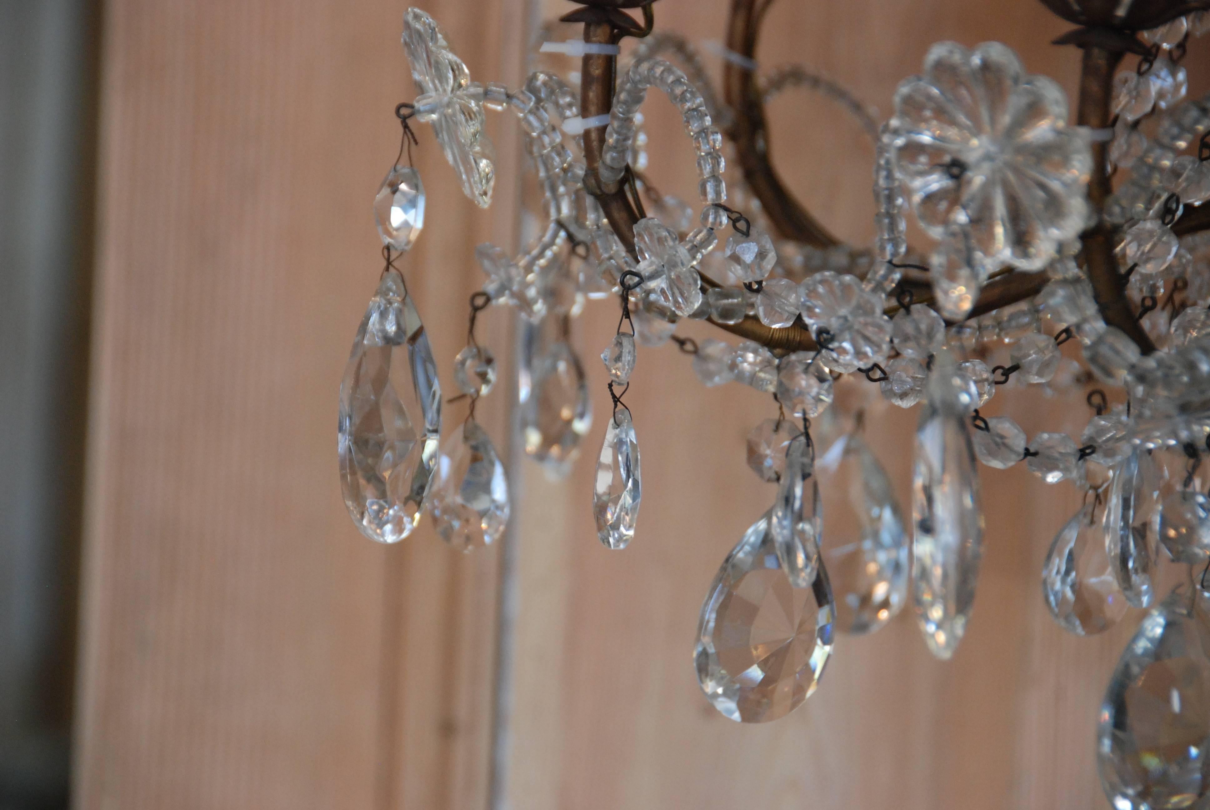 19th Century Italian Crystal and Gilded Wood Chandelier For Sale 1