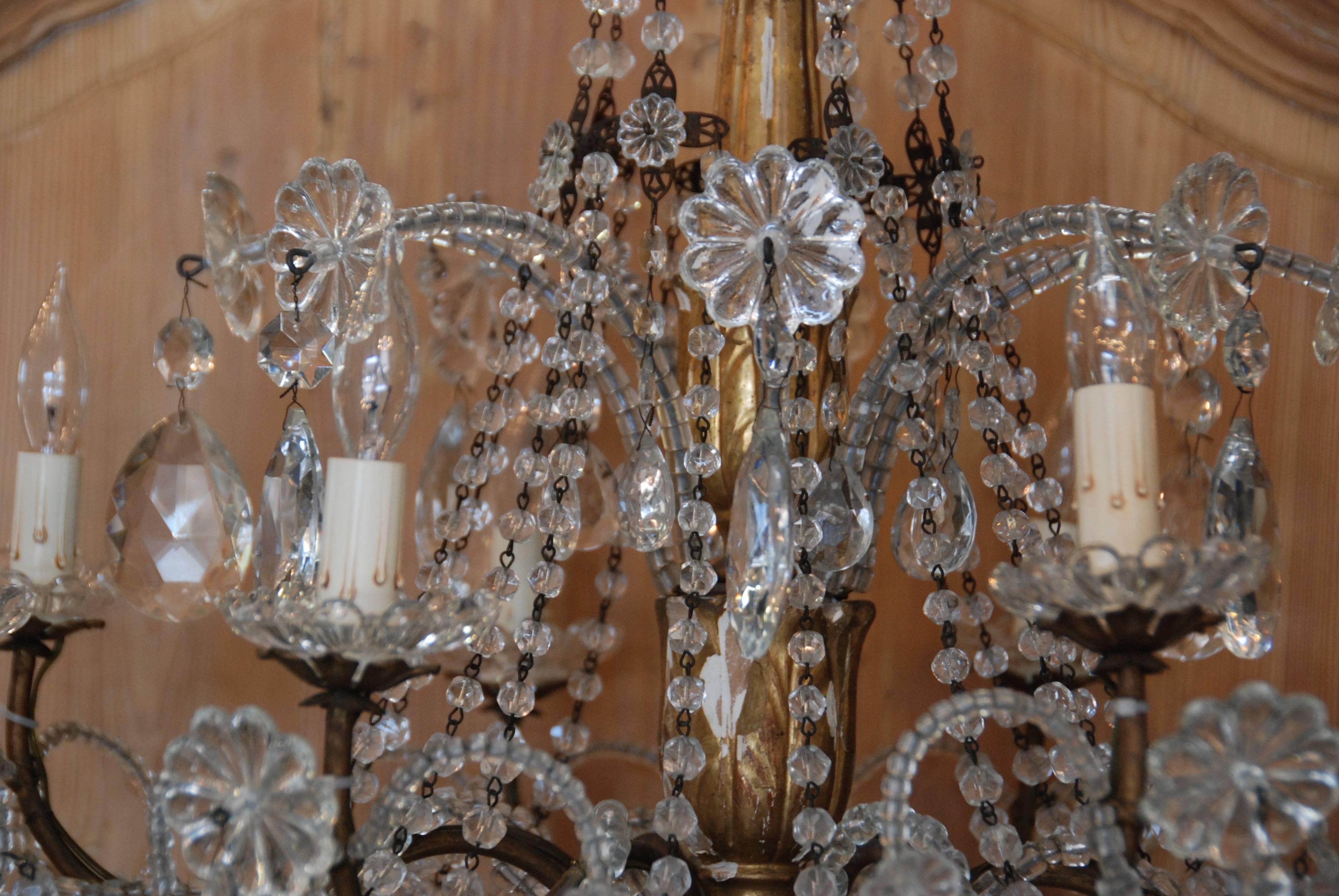19th Century Italian Crystal and Gilded Wood Chandelier For Sale 2