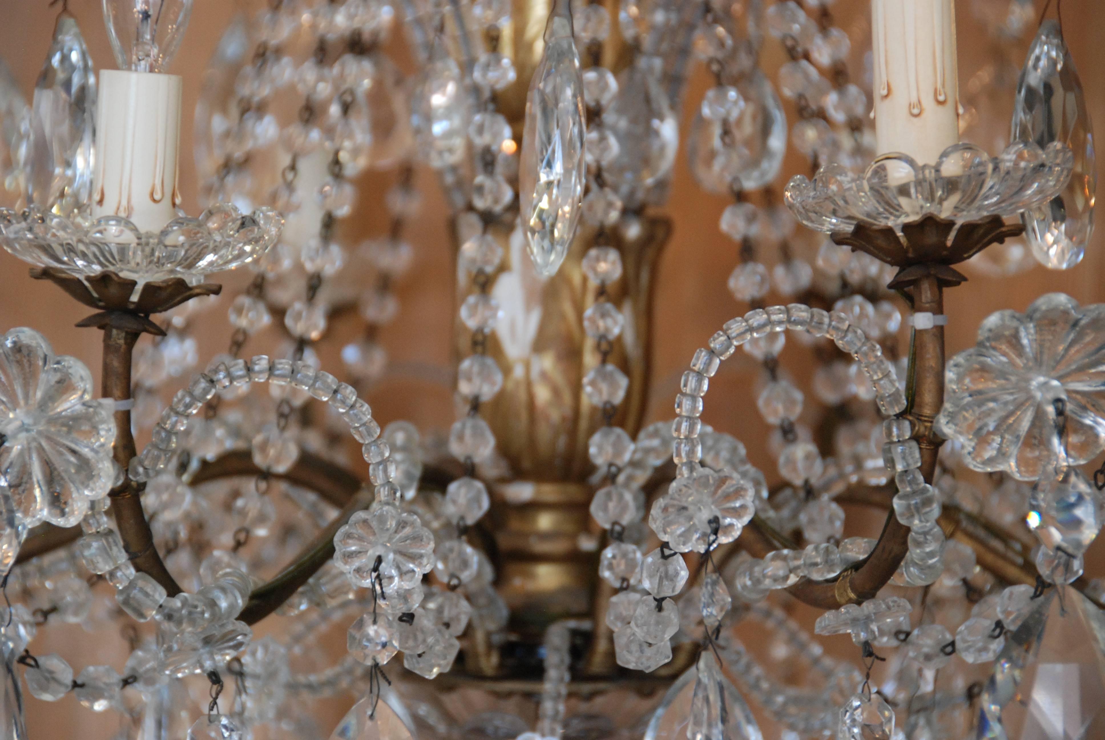 19th Century Italian Crystal and Gilded Wood Chandelier For Sale 3