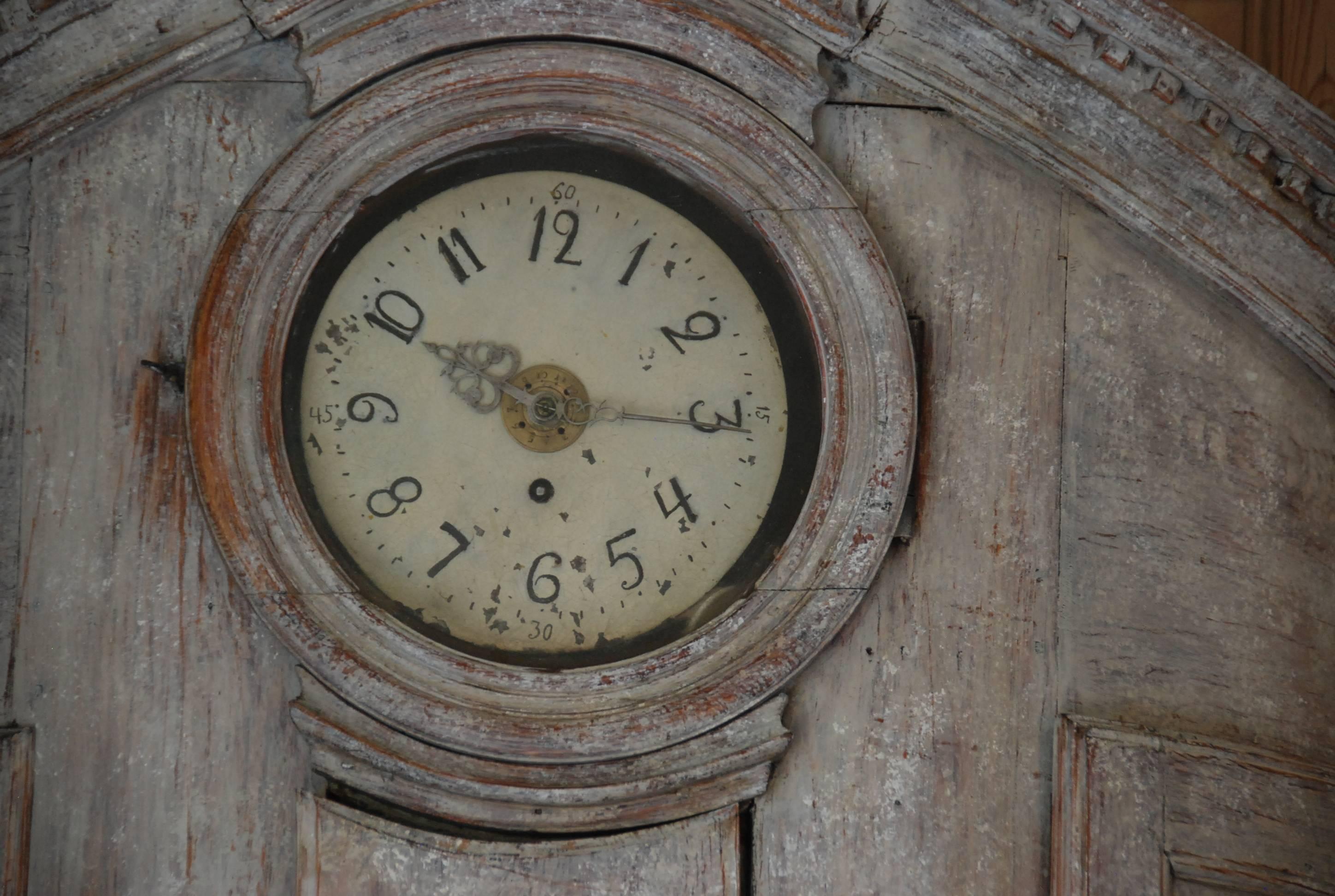 18th Century Swedish Demi lune Clock Cupboard For Sale 2