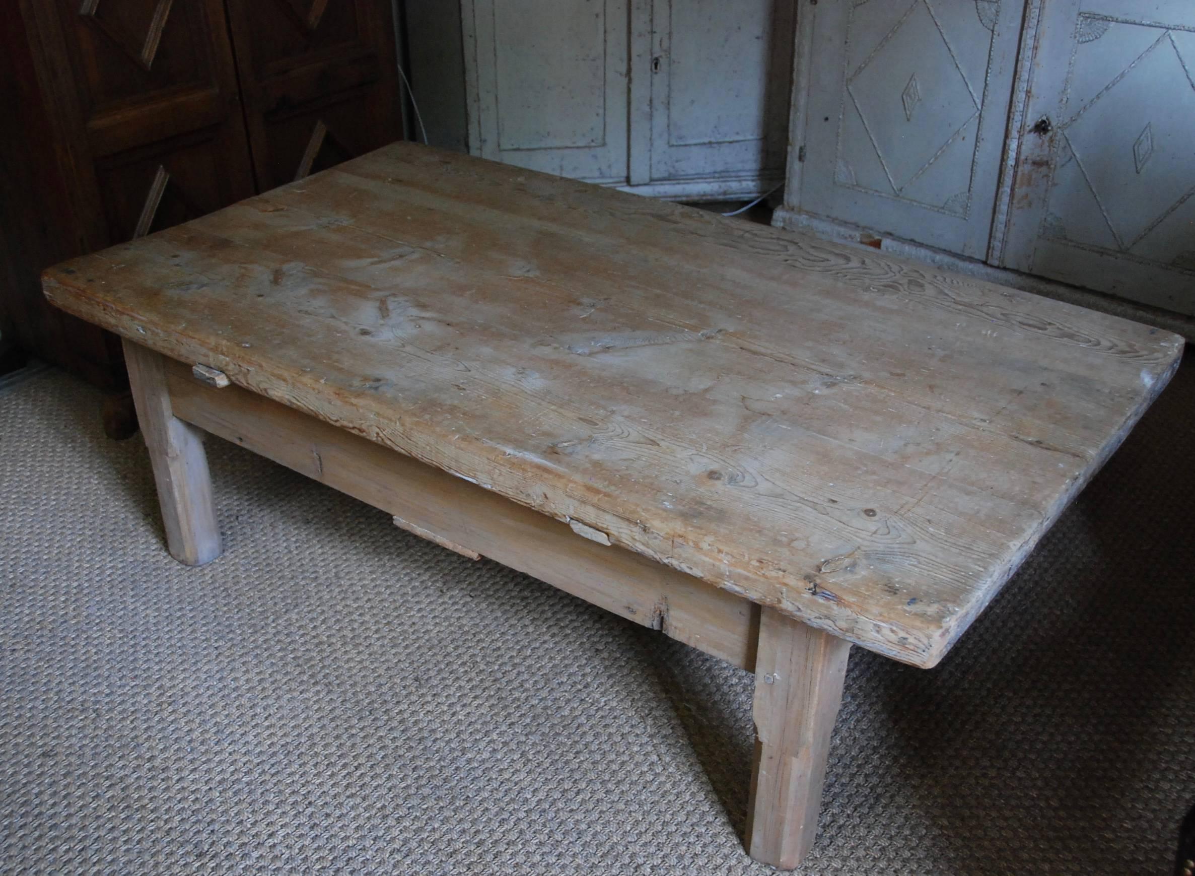 18th Century Swedish Coffee Table For Sale 4