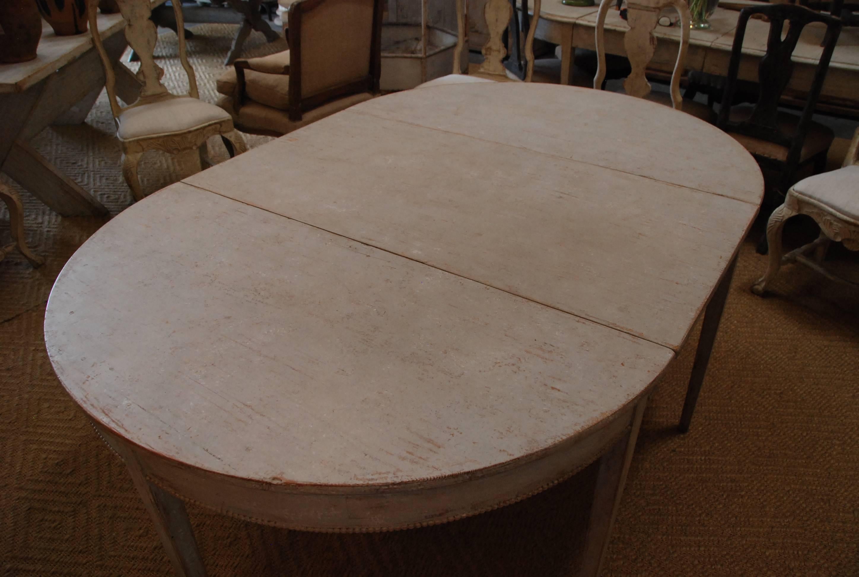 Swedish Gustavian Oval Dining Table In Excellent Condition In Encinitas, CA