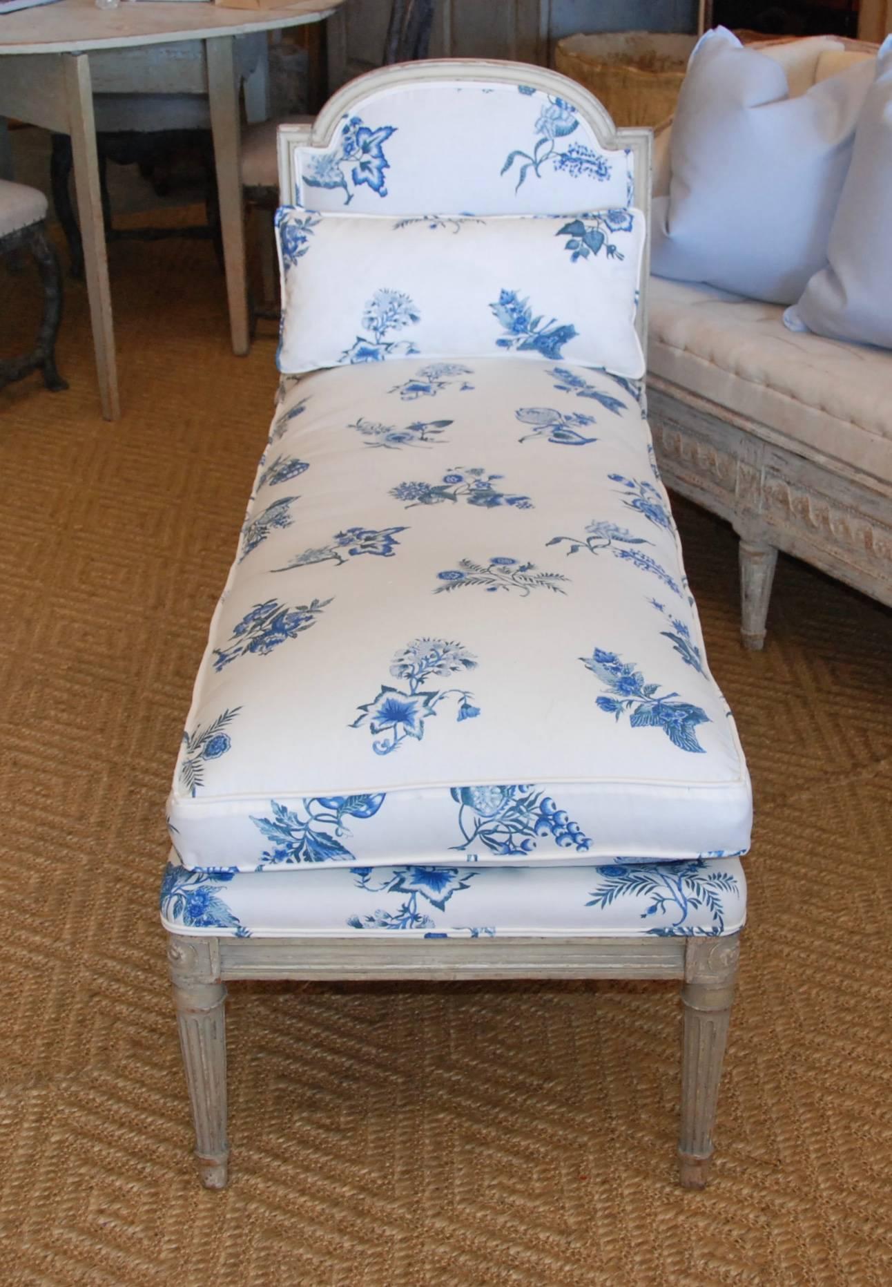 Early 19th Century French Painted Chaise 1