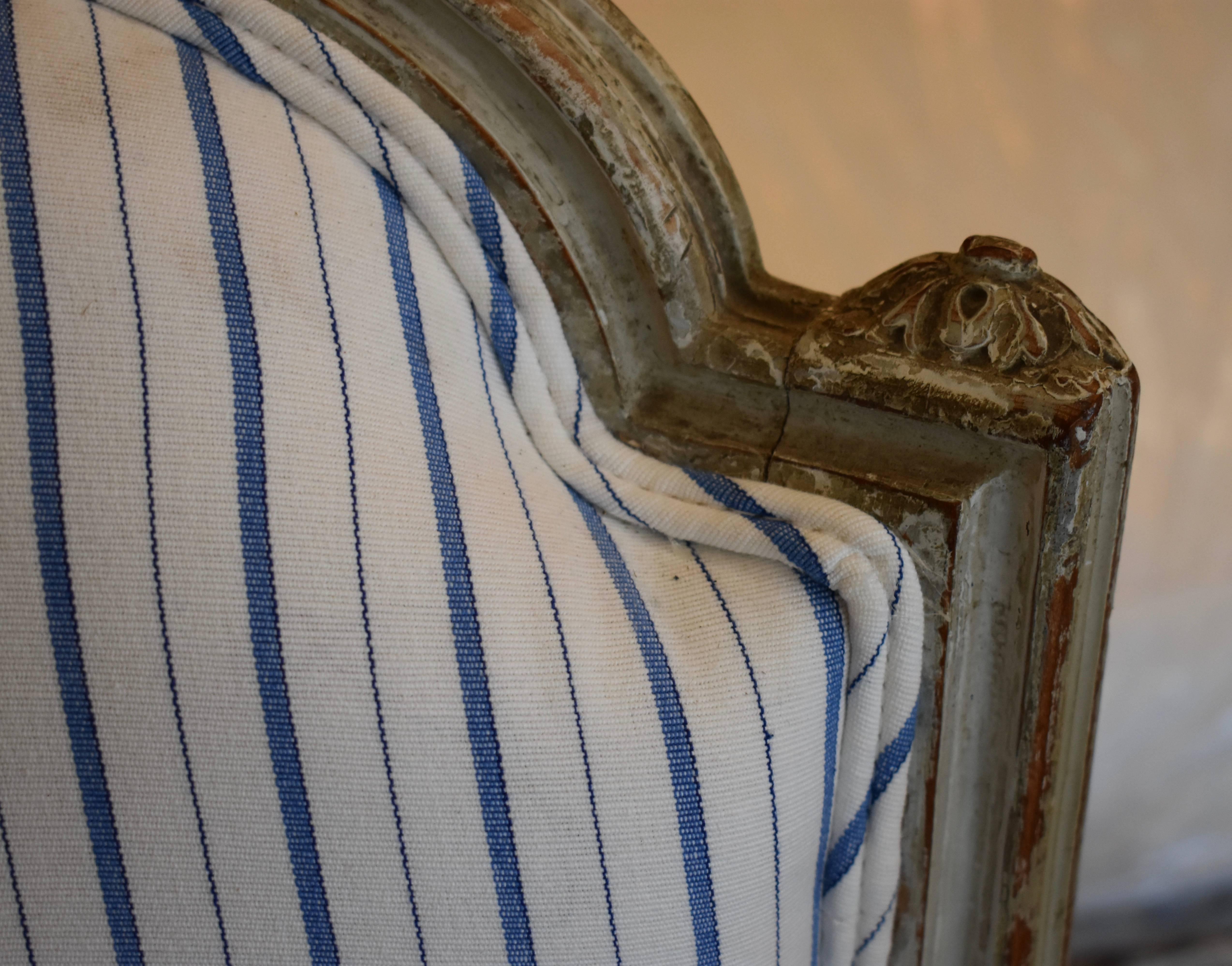 Early 19th Century Painted French Bergere For Sale 6