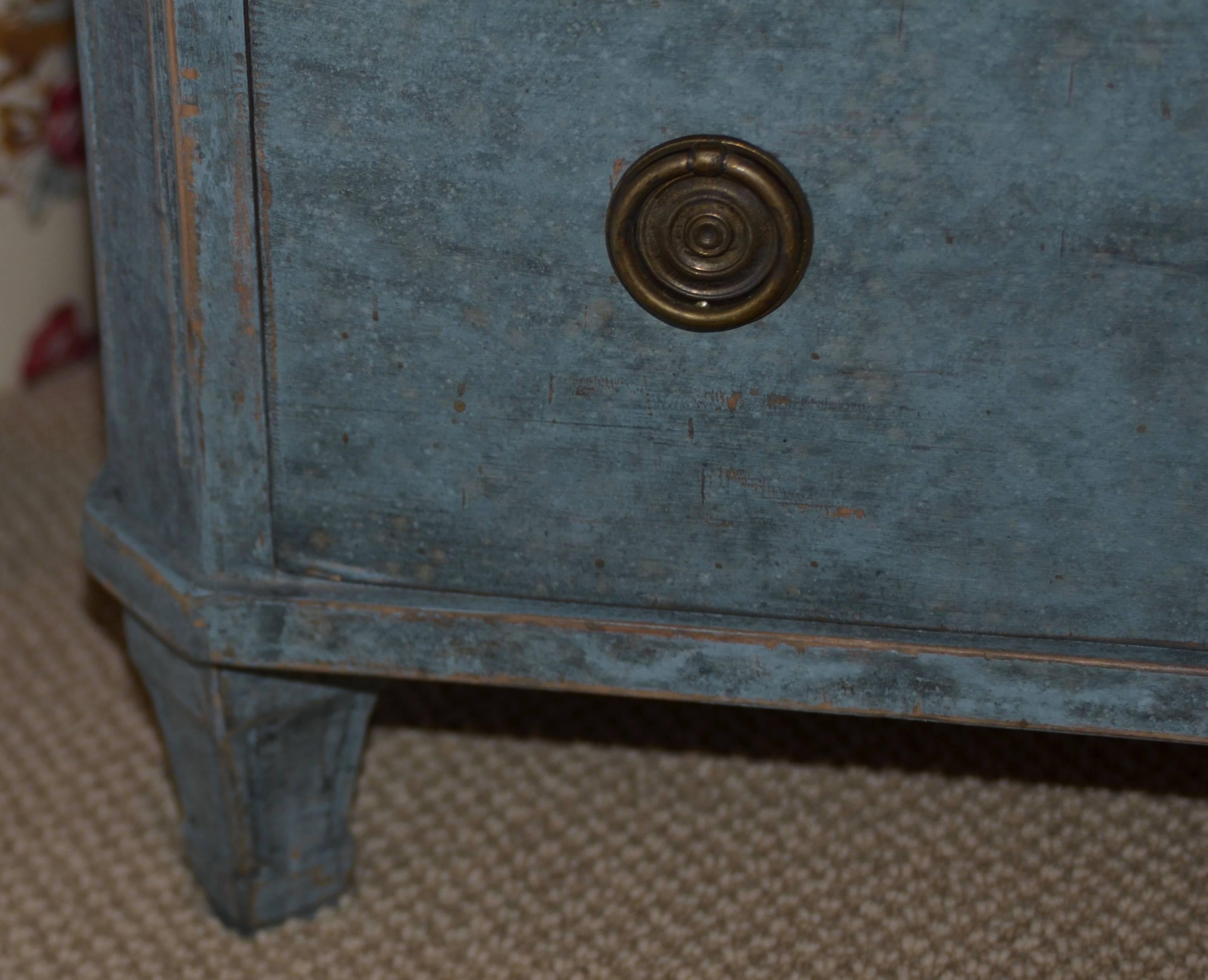 Pair of 19th Century Swedish Gustavian Painted Chests For Sale 3