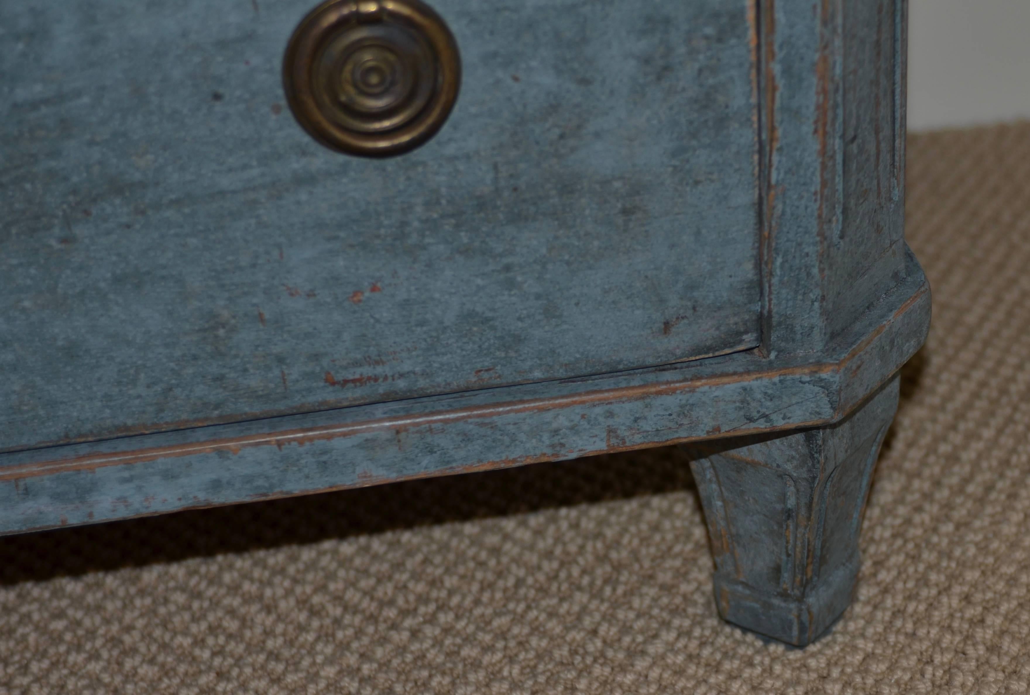 Pair of 19th Century Swedish Gustavian Painted Chests For Sale 2