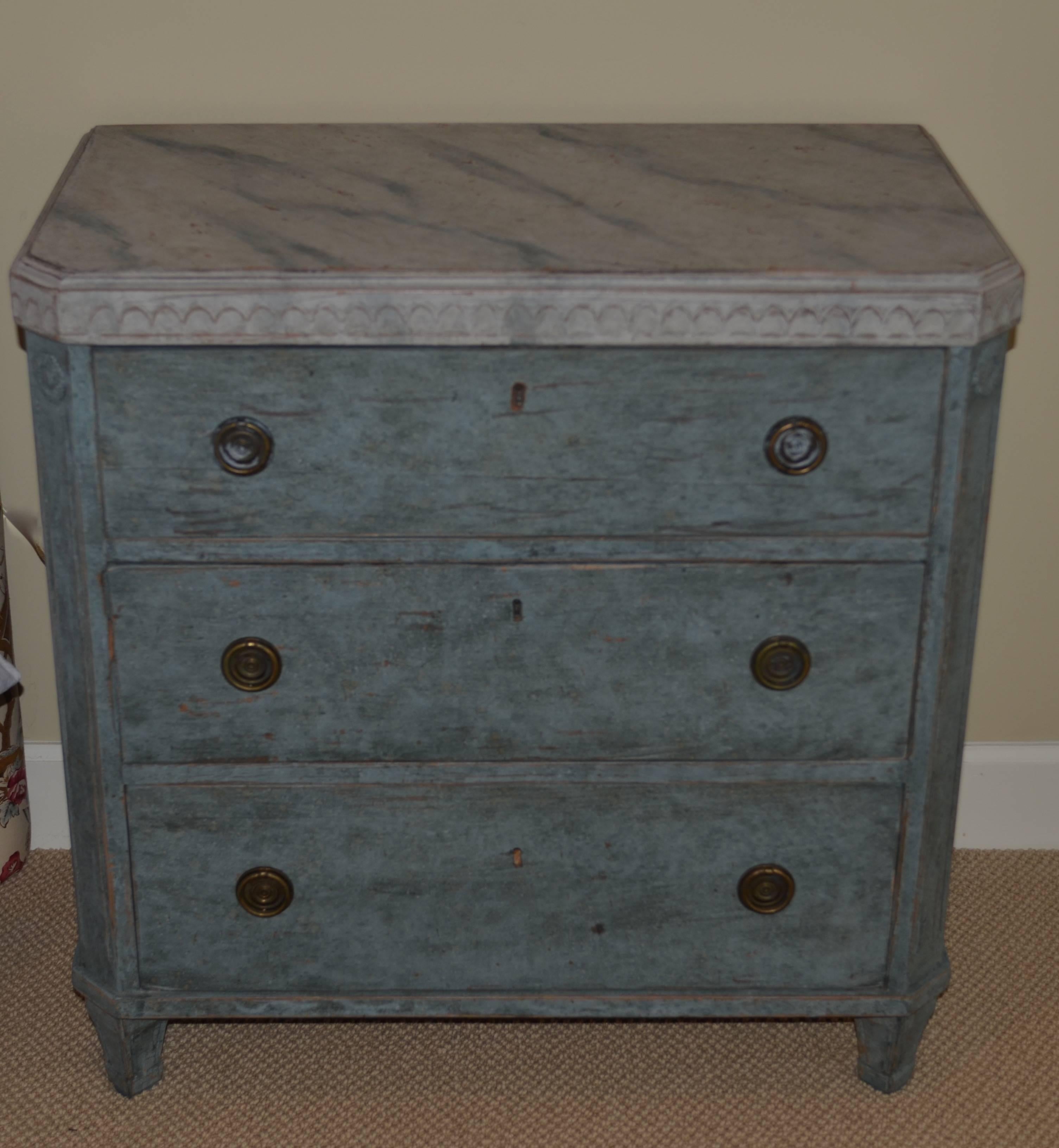 Pair of 19th Century Swedish Gustavian Painted Chests For Sale 5