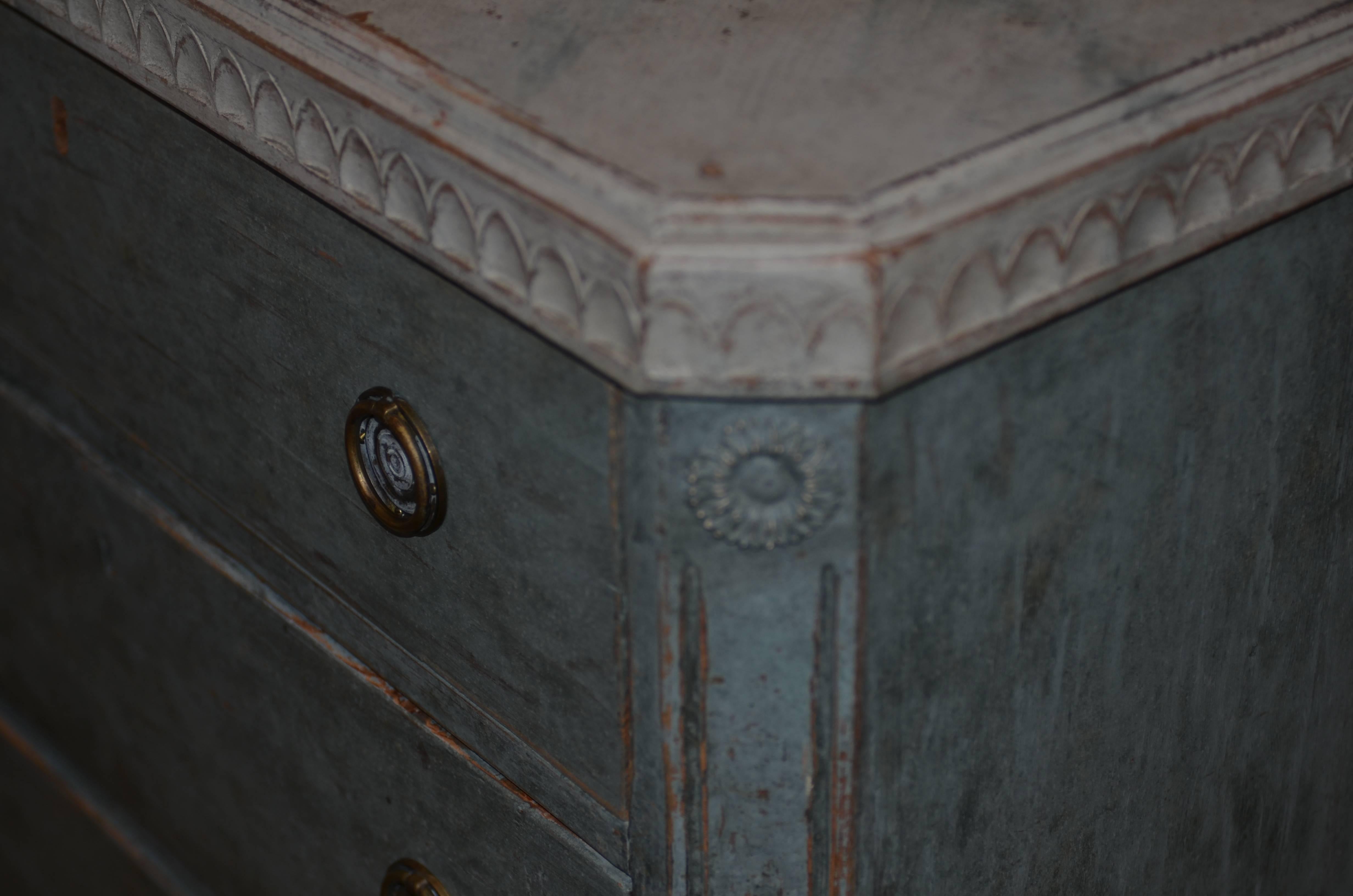 Pair of 19th Century Swedish Gustavian Painted Chests For Sale 6