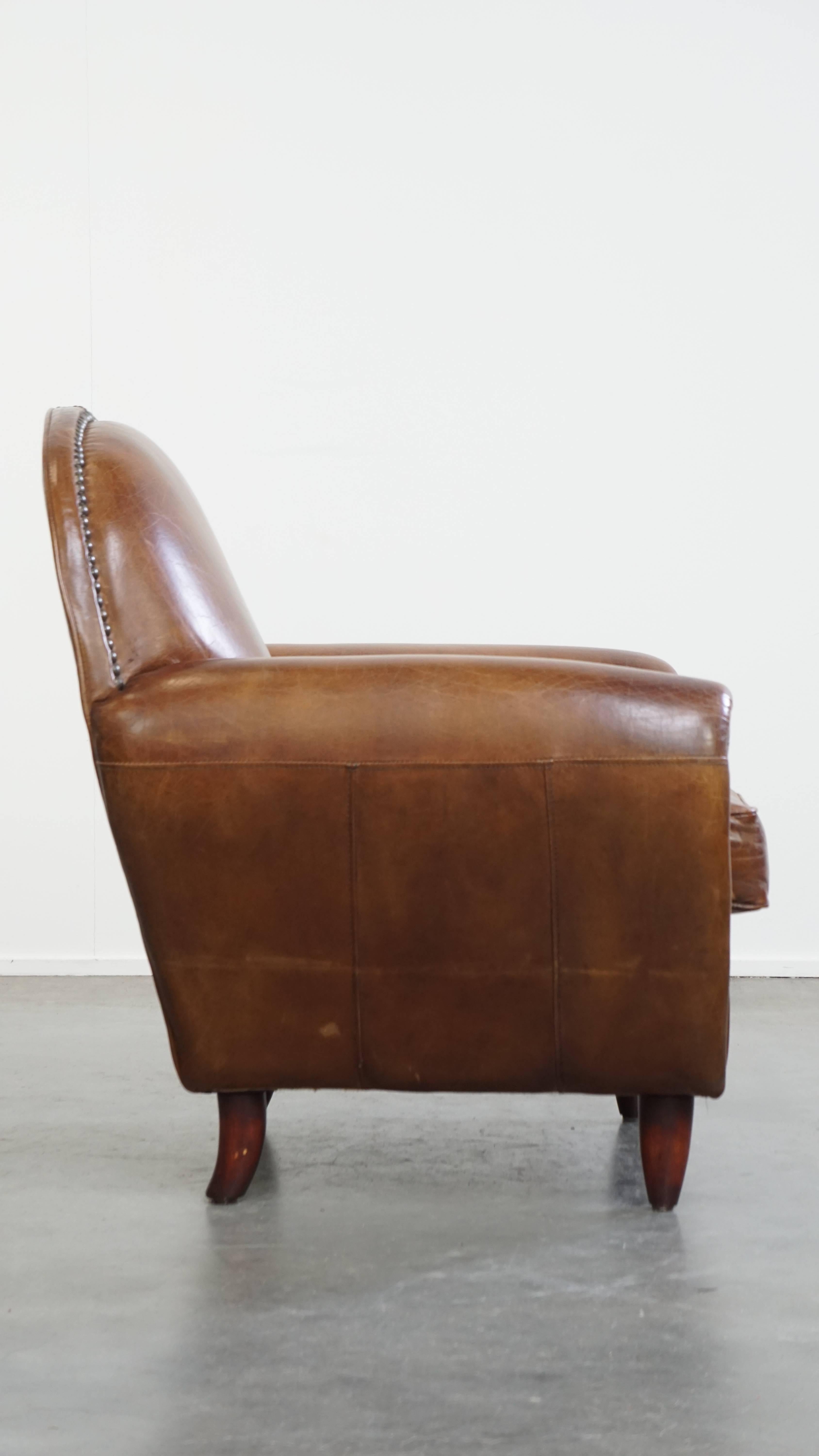 Romain classique Fauteuil en cuir de vachette aux formes arrondies en vente