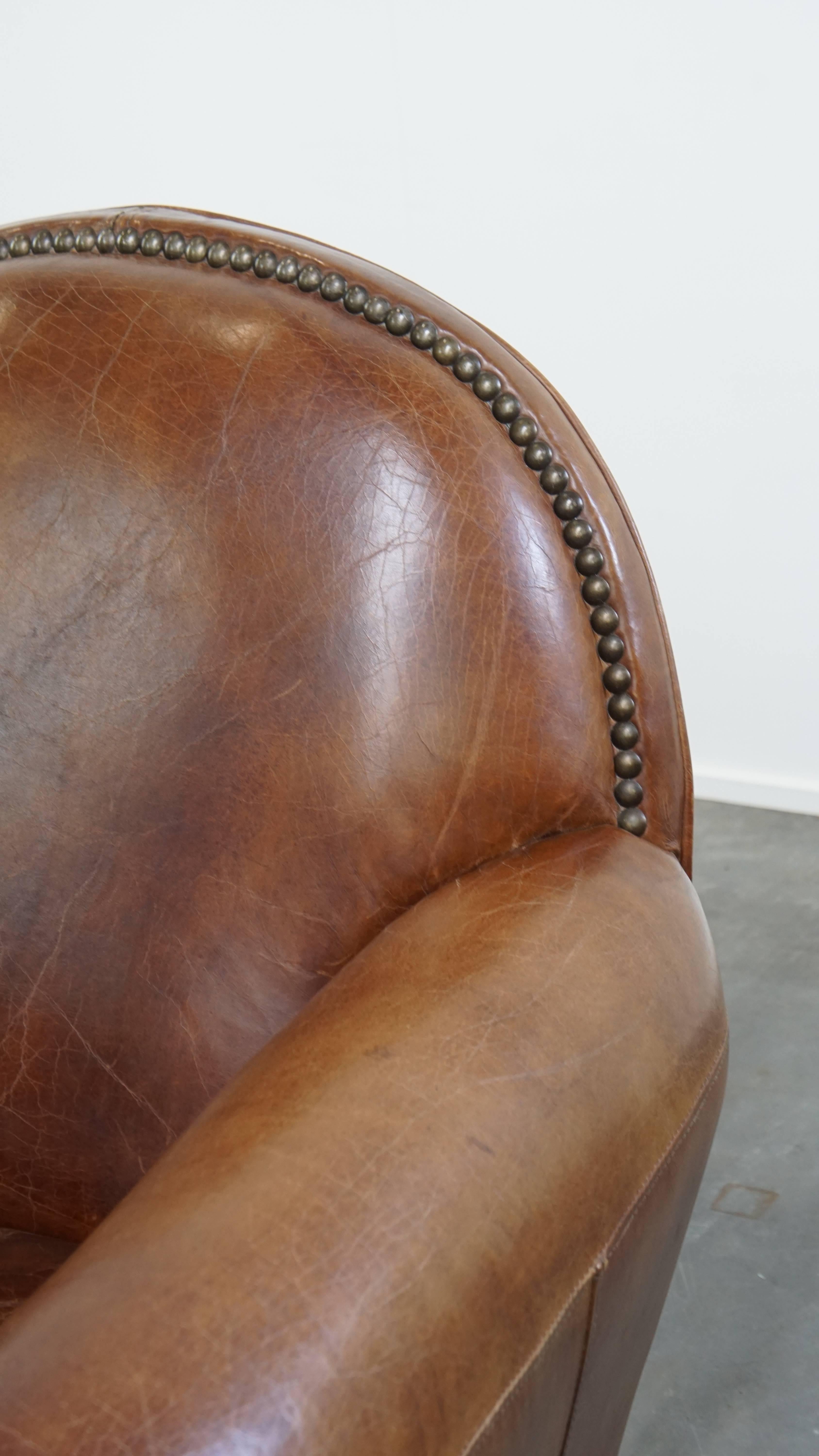 Fauteuil en cuir de vachette aux formes arrondies en vente 4