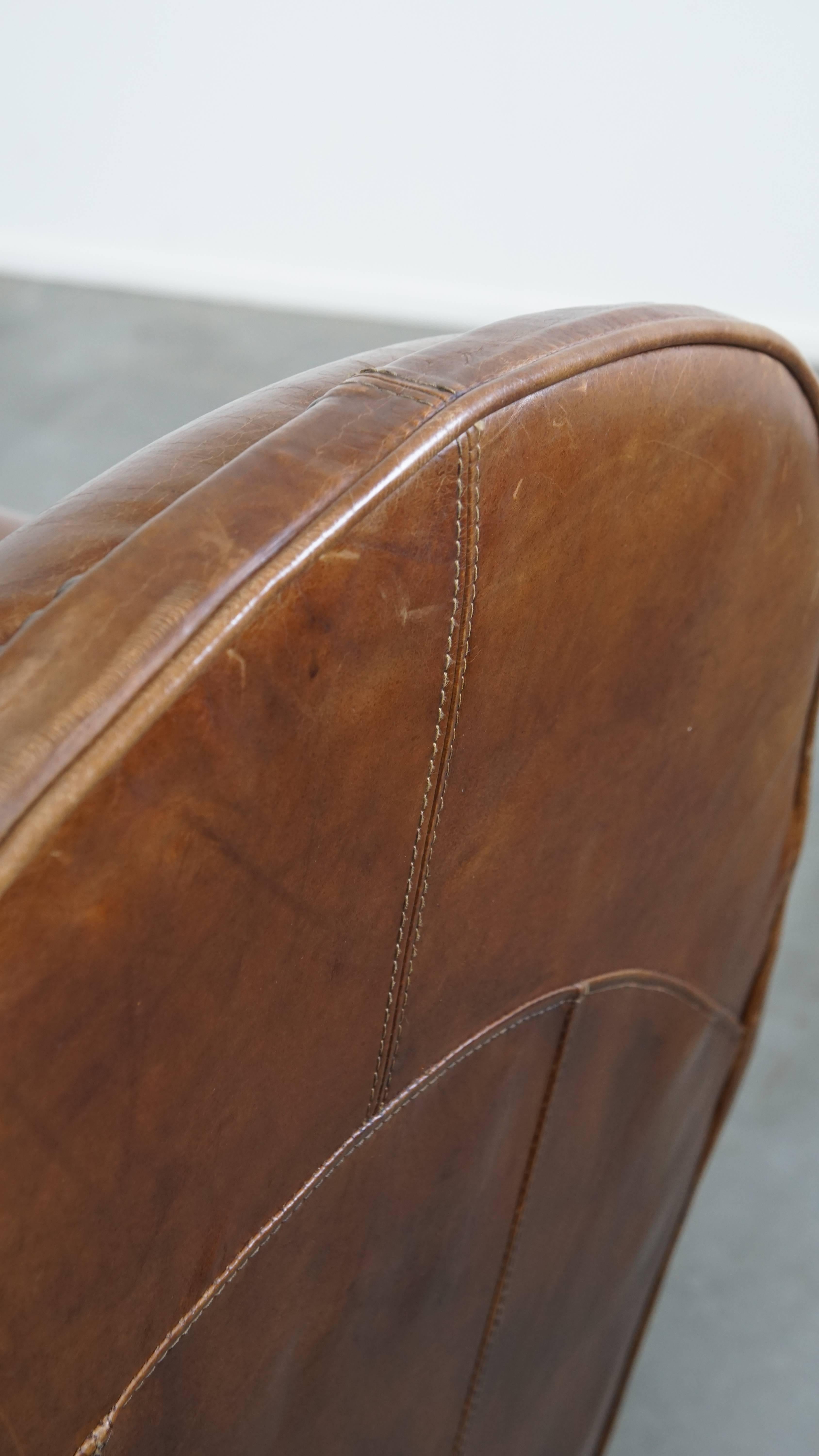 Fauteuil en cuir de vachette aux formes arrondies en vente 6