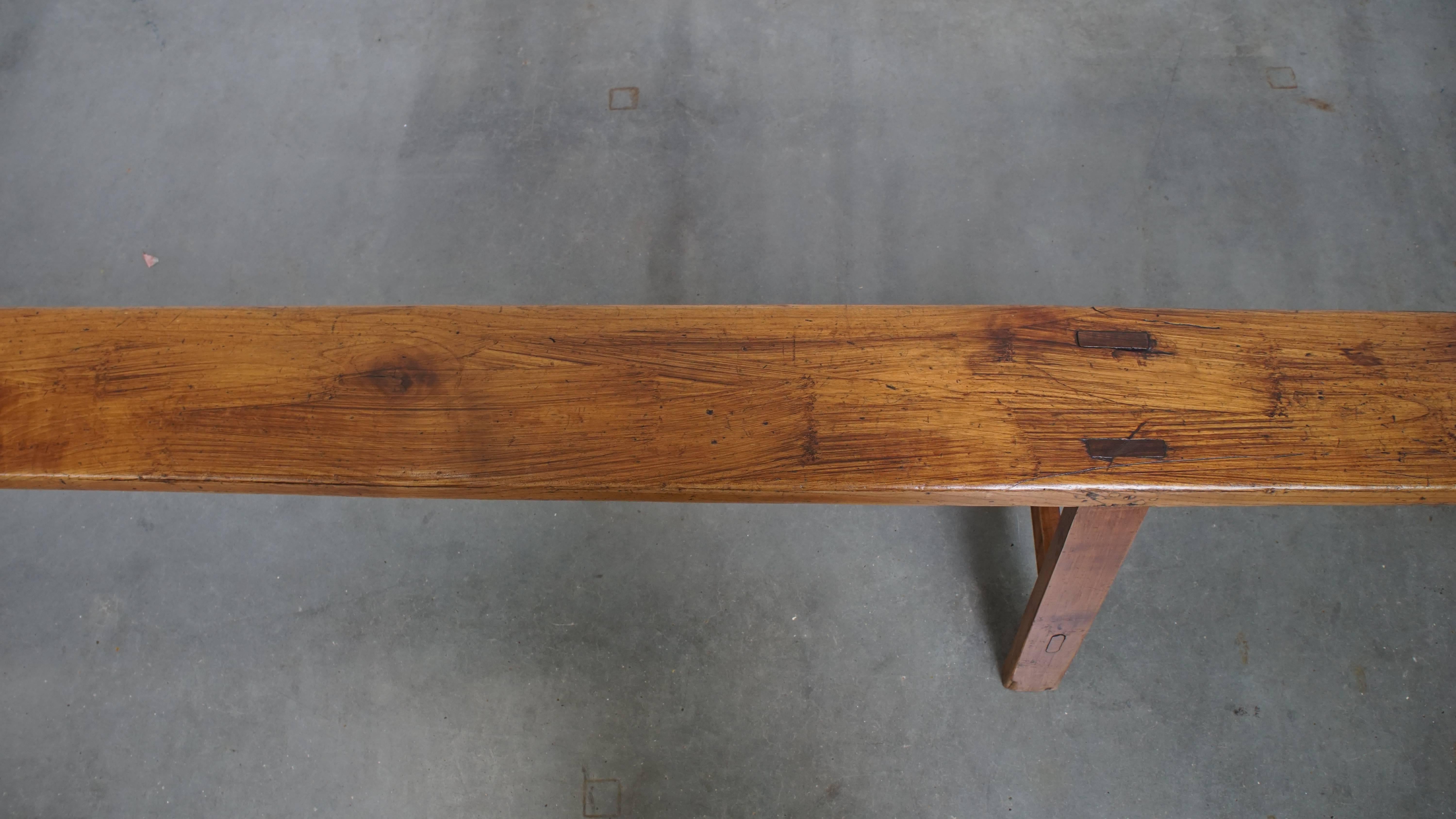XIXe siècle Banc d'entrée français / banc pour la table à manger en vente