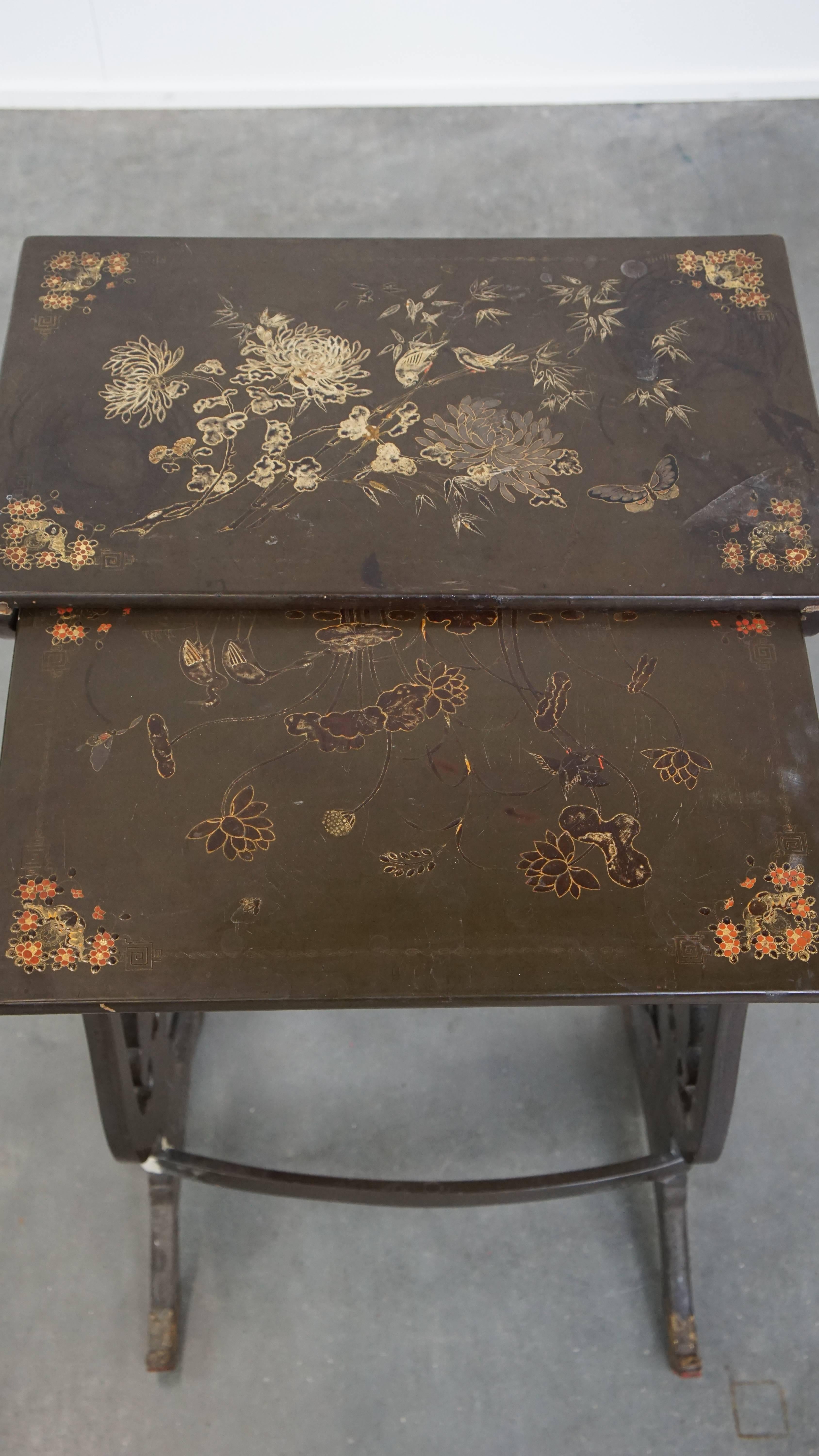 20th Century Set of 2 vintage Japanese lacquered side tables For Sale