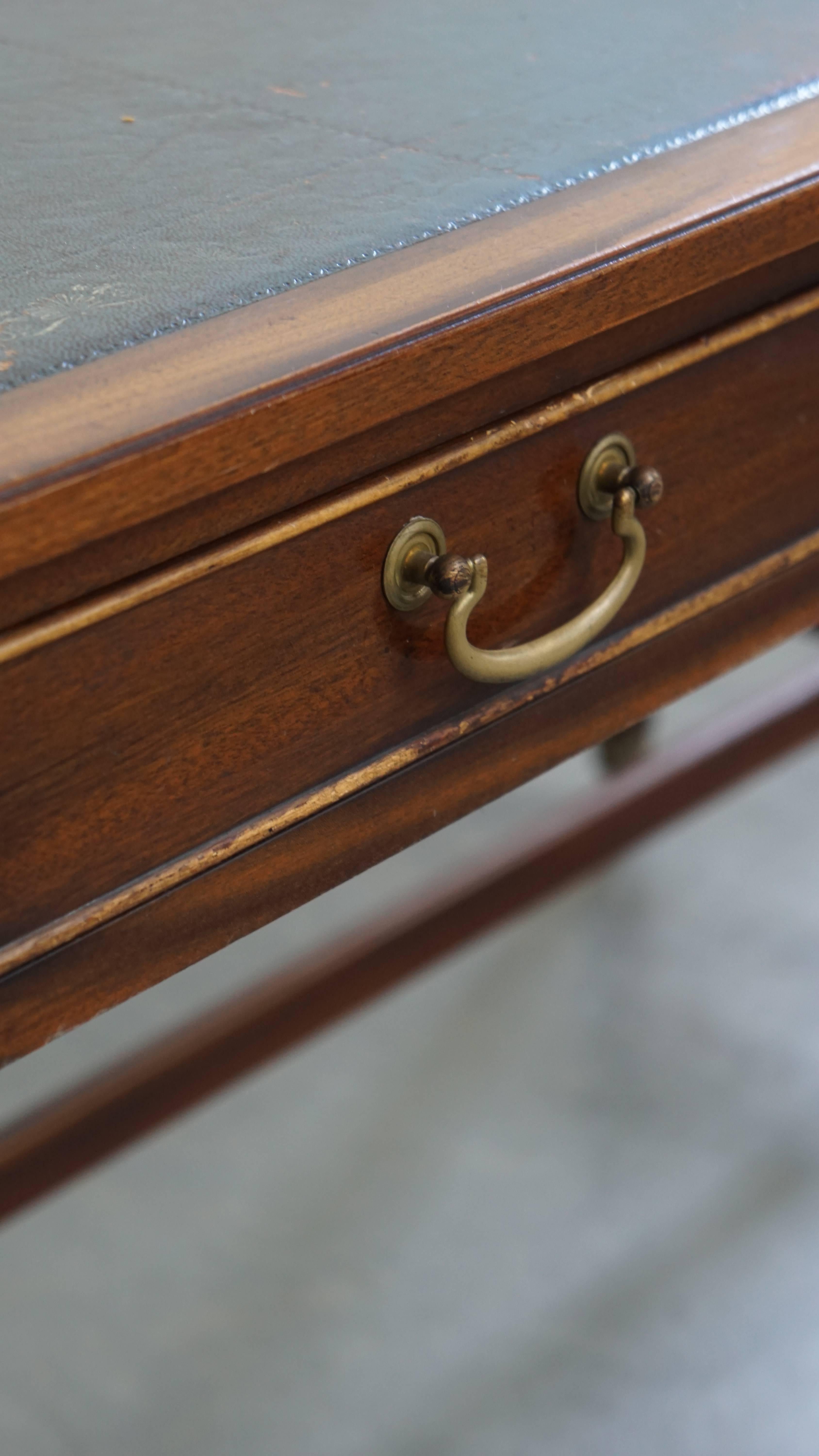 Writing desk/desk on wheels in English style with a blue leather top For Sale 6