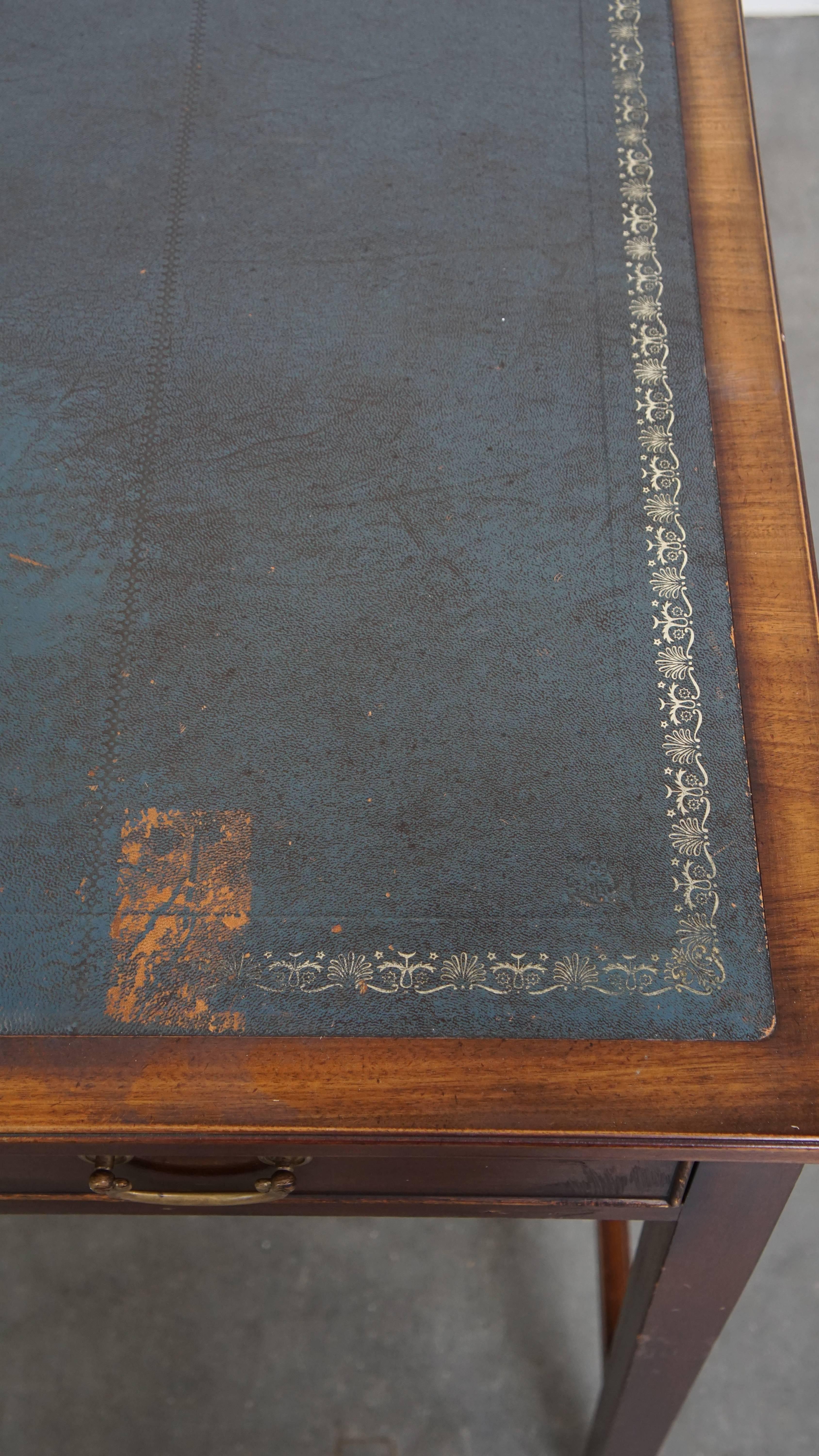 Writing desk/desk on wheels in English style with a blue leather top For Sale 3