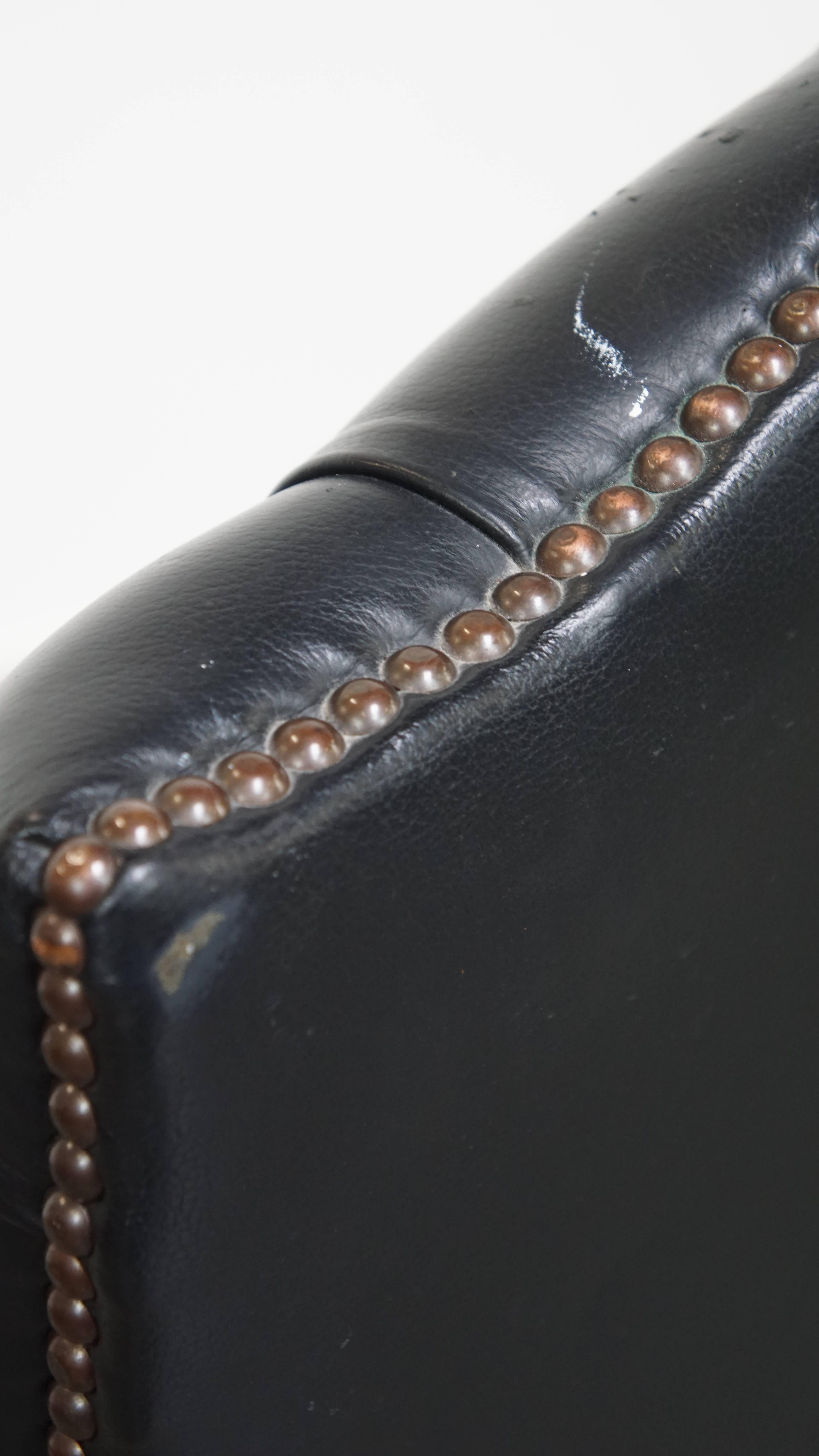 Dunkelblau/schwarzes Rindsleder Chesterfield Bürostuhl auf Rollen im Angebot 11