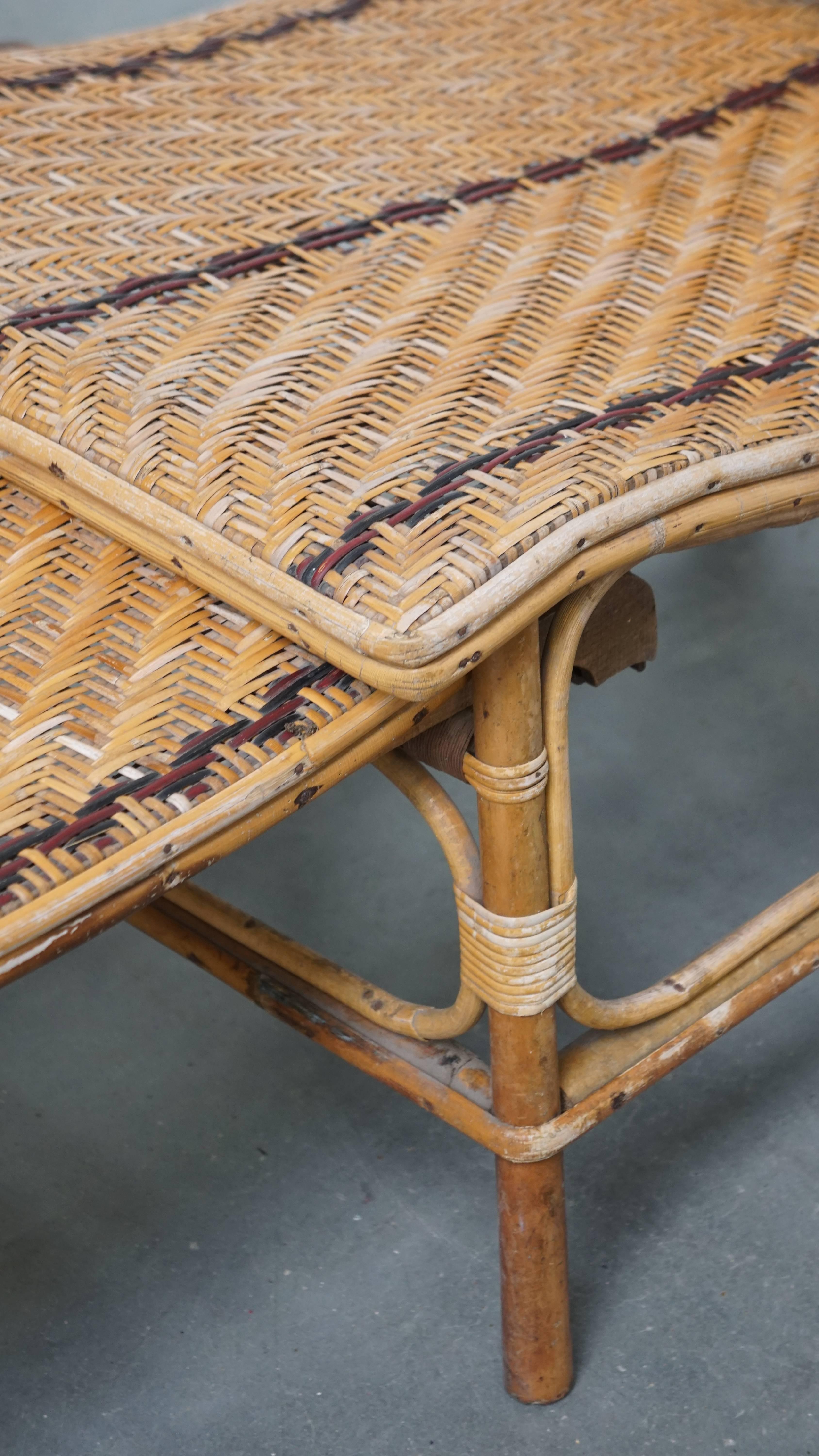 Chaise longue pliante en rotin vintage français en vente 4