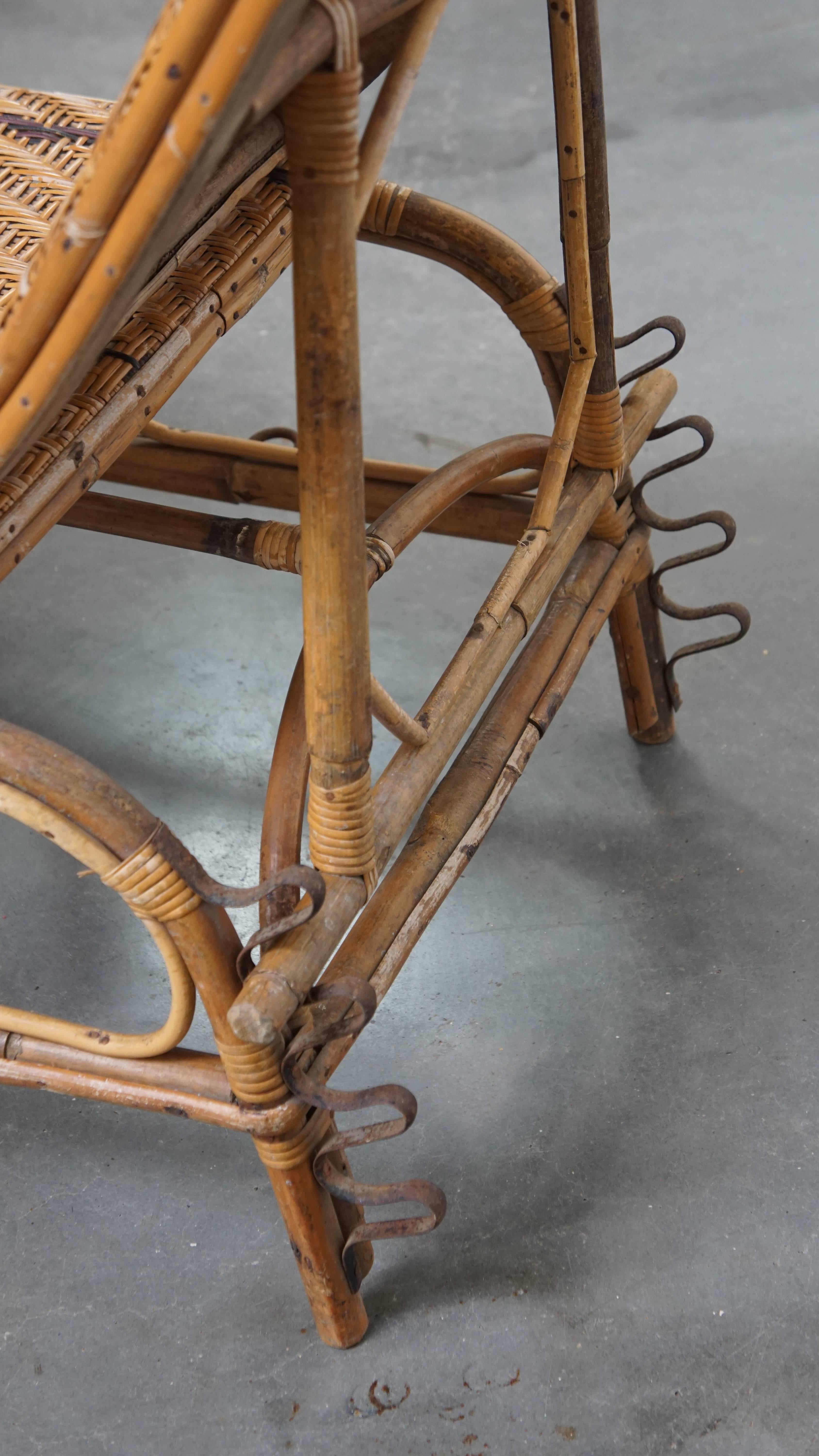 Chaise longue pliante en rotin vintage français en vente 6