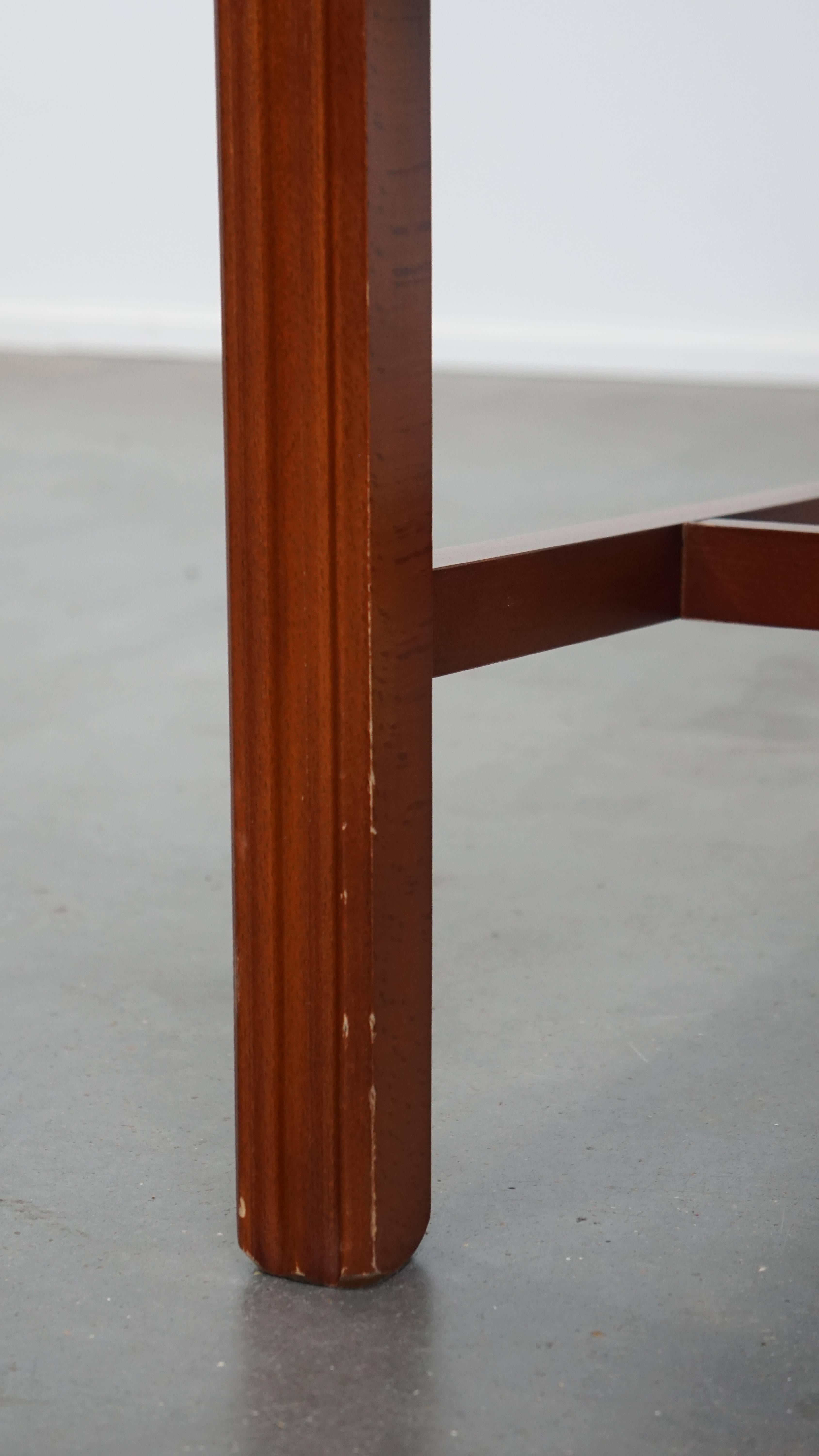 Juego de 5 Sillas de Comedor Chesterfield de Piel de Vacuno en Color Cognac Claro en venta 9