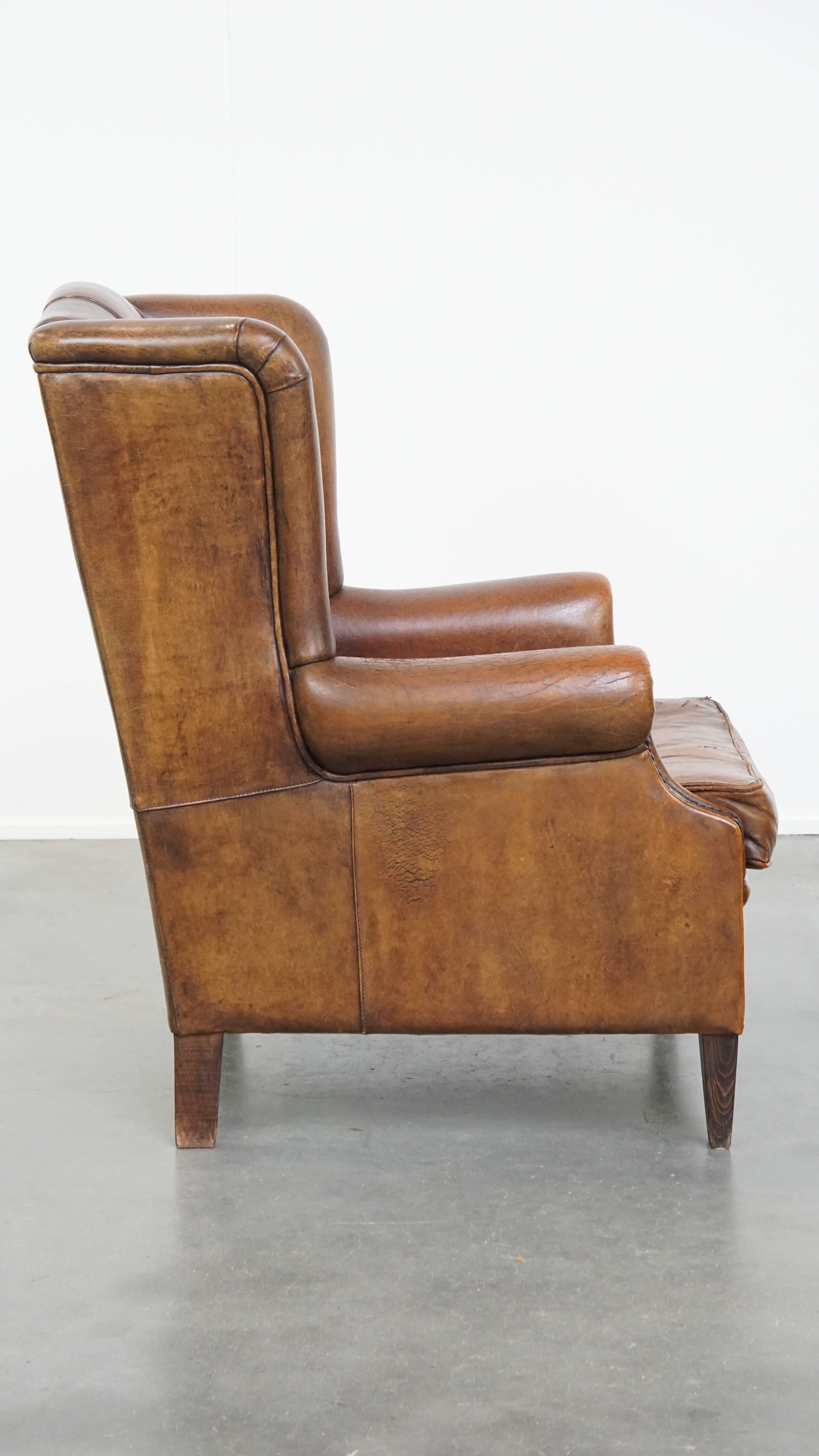 Romain classique Chaise à oreilles en peau de mouton en bon état en vente