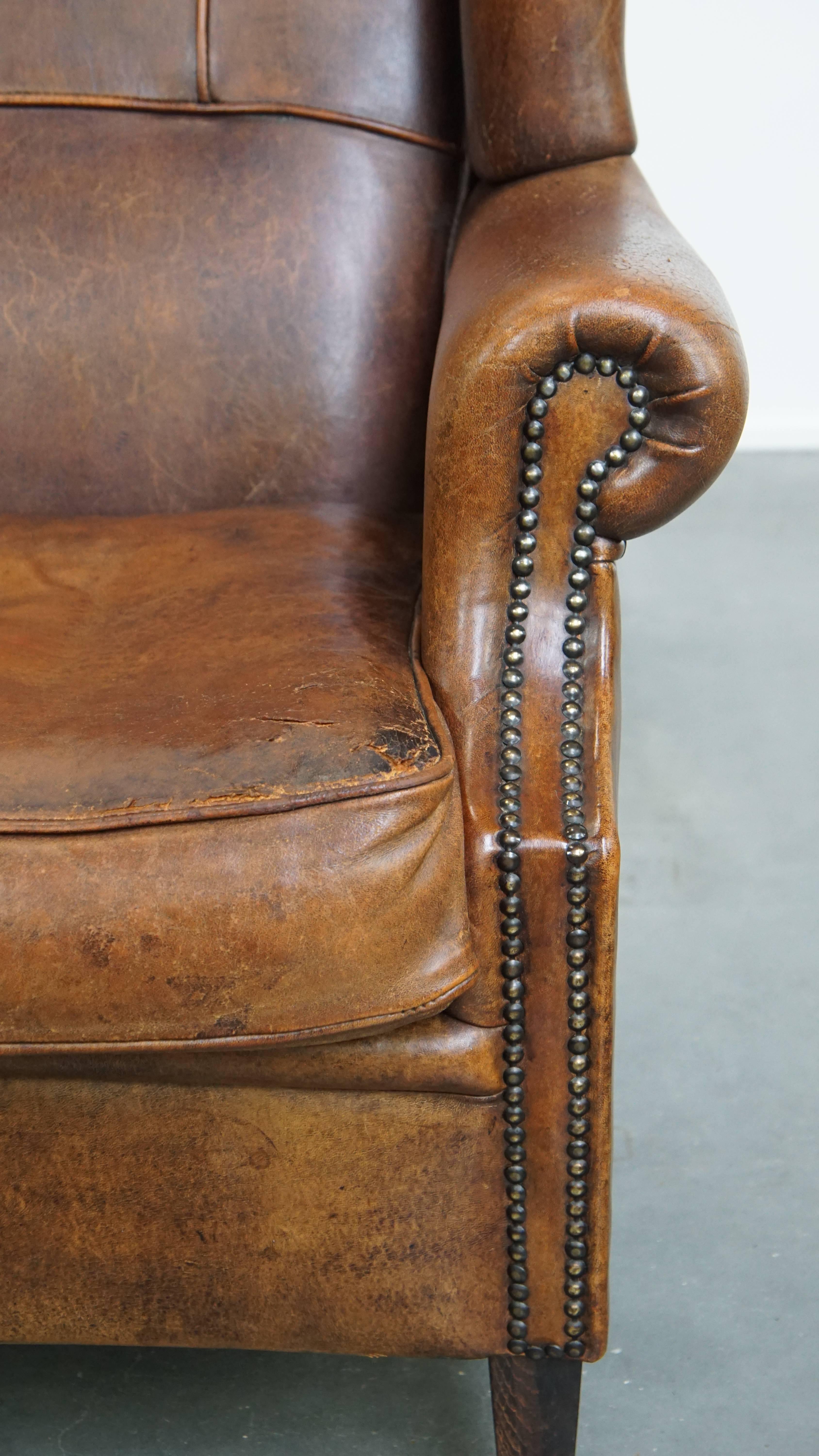 Chaise à oreilles en peau de mouton en bon état en vente 2
