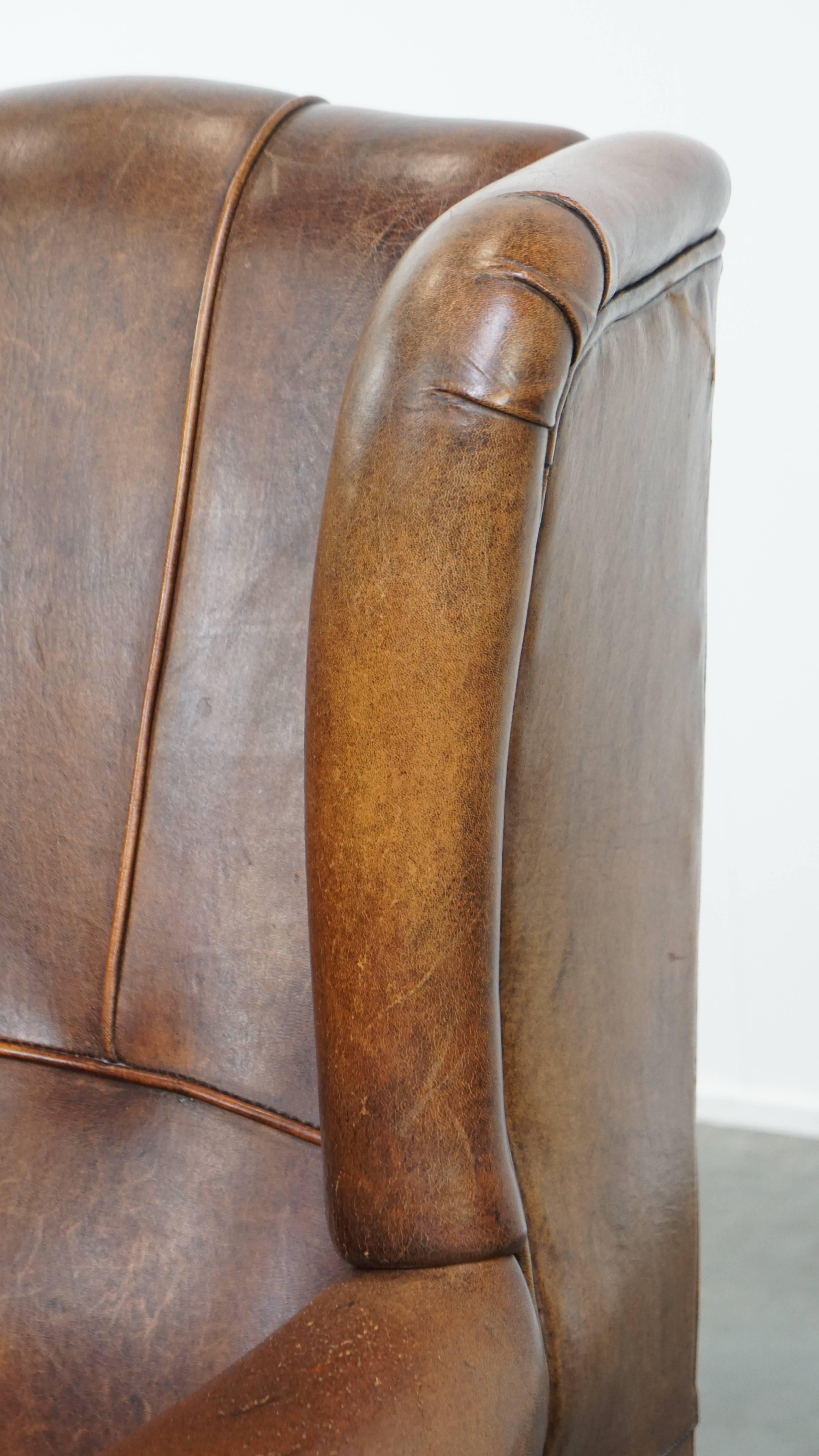 Chaise à oreilles en peau de mouton en bon état en vente 5