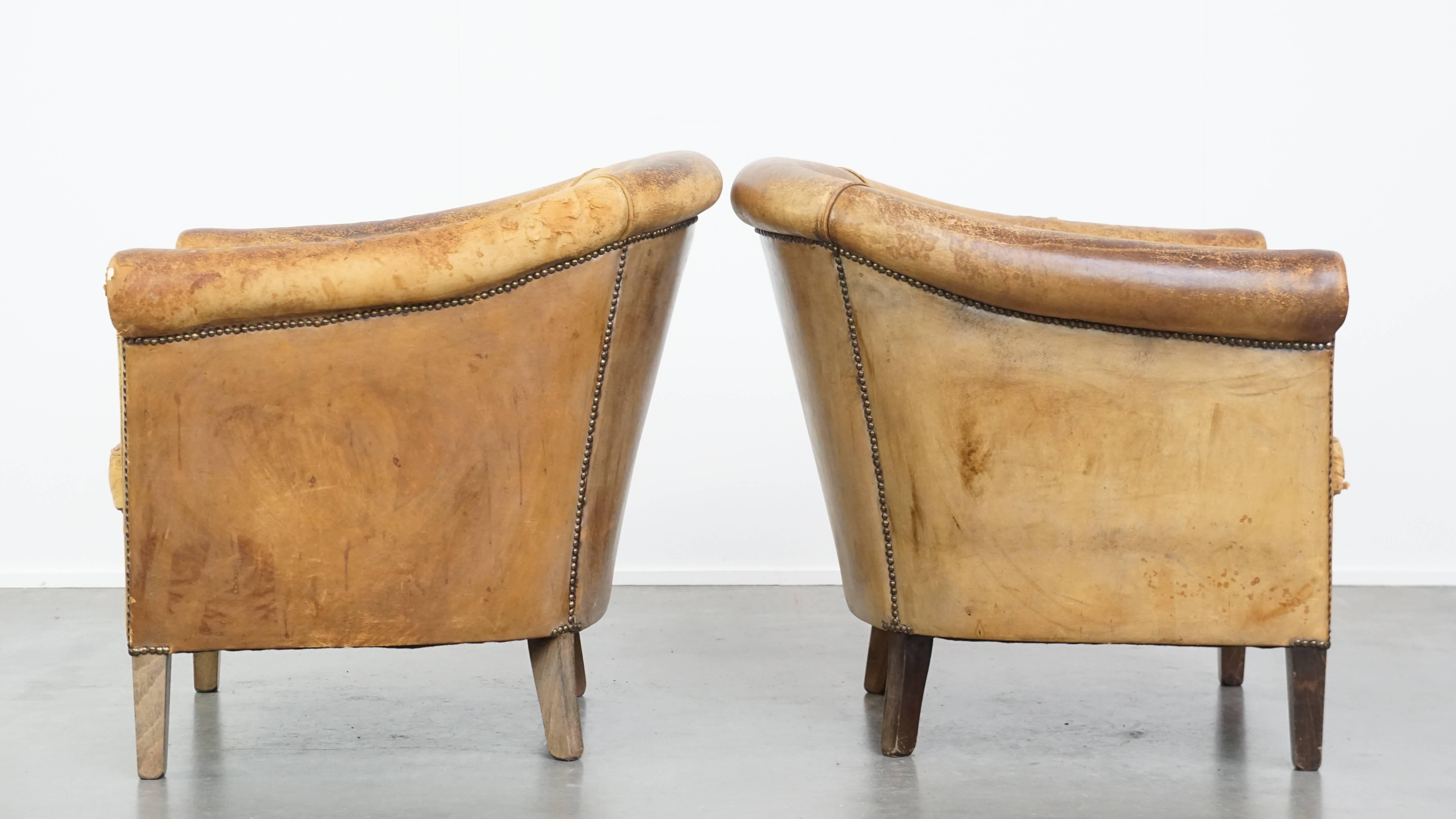Fait main Ensemble de 2 fauteuils club vintage en cuir de mouton en vente