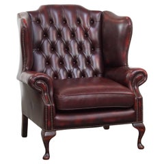 Englischer Chesterfield Ohrensessel aus rotem Rindsleder