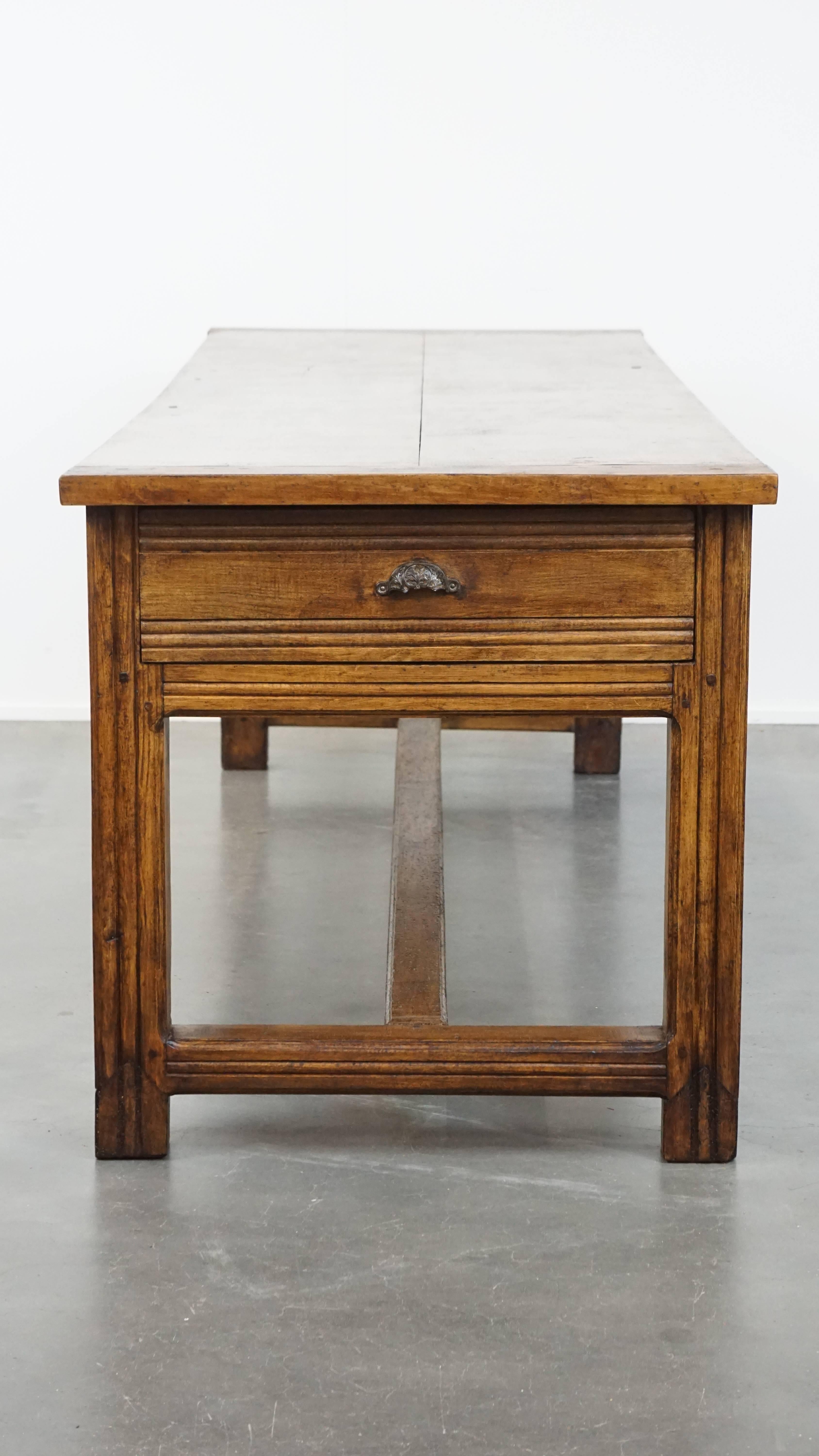 Antique French Oak Esstisch mit 3 Schubladen (19. Jahrhundert) im Angebot