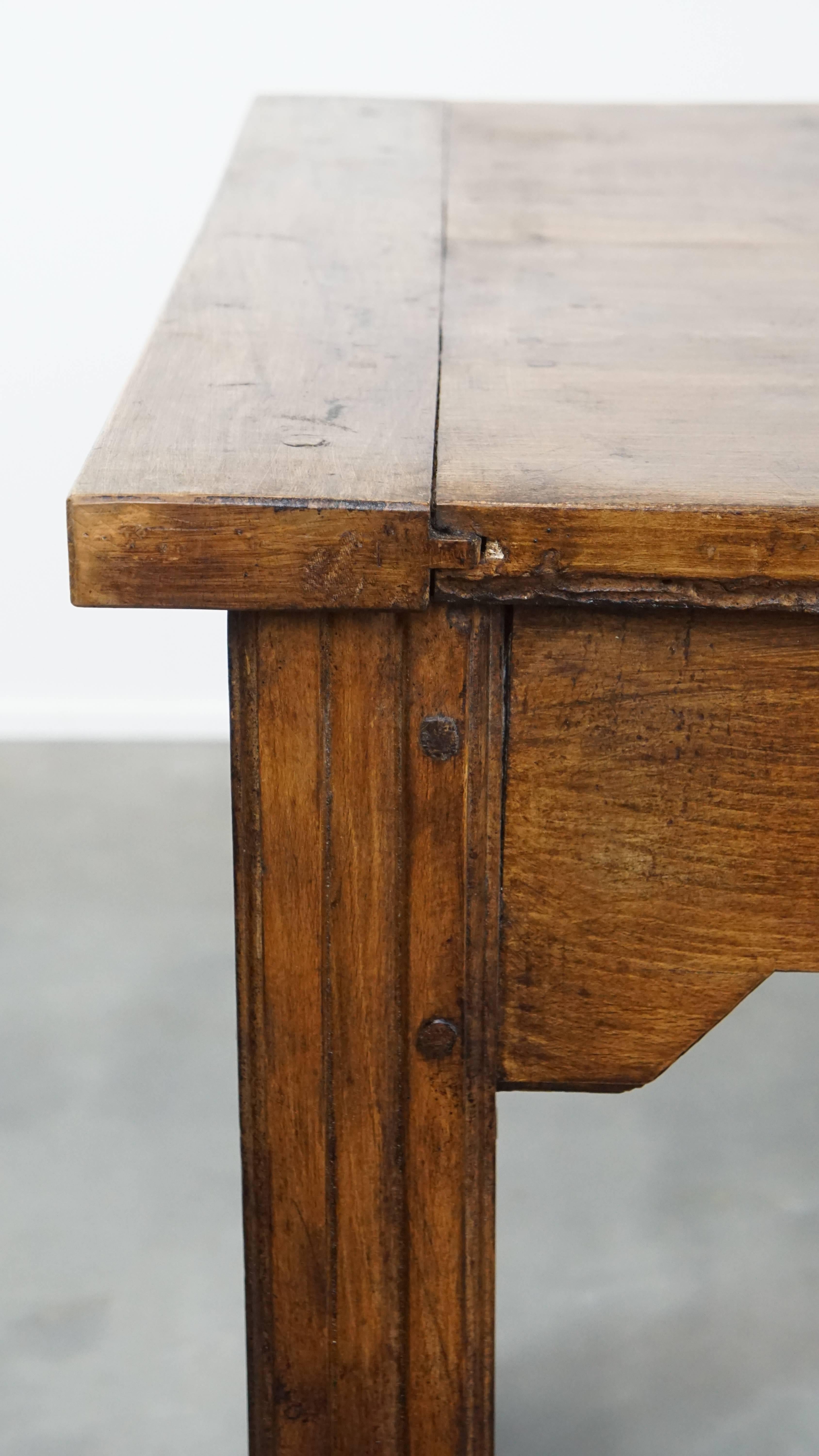 Antique French Oak Esstisch mit 3 Schubladen im Angebot 2