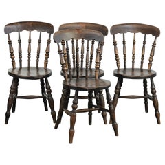 Set of 4 antique English wooden Windsor pub/bistro chairs from 19th century