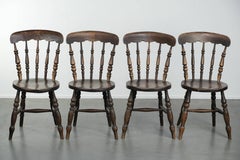 Set of 4 antique English wooden Windsor pub/bistro chairs from 19th century