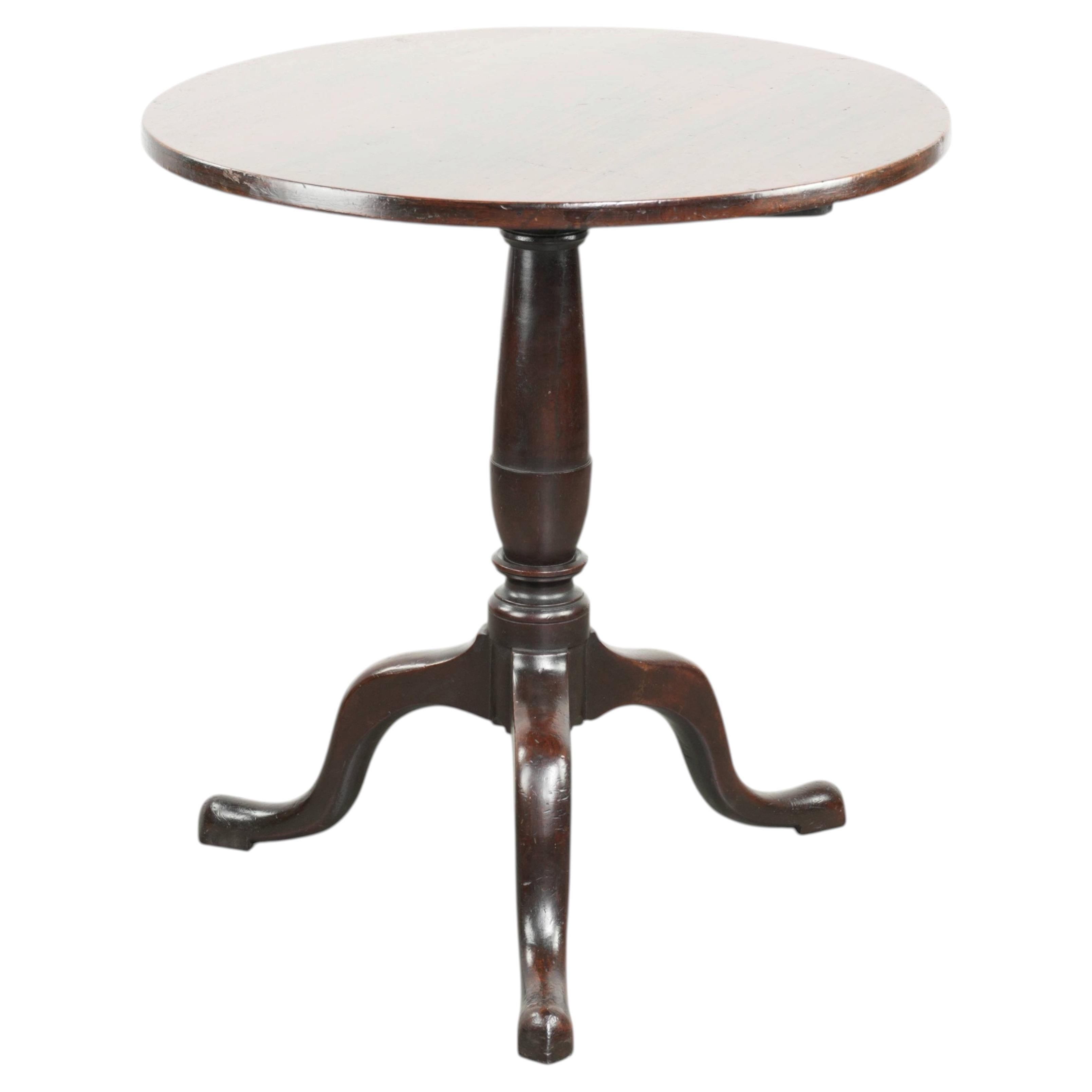 Round antique English tilt-top table/side table from the early 19th century For Sale