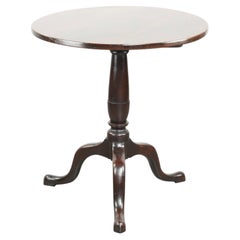 Round antique English tilt-top table/side table from the early 19th century