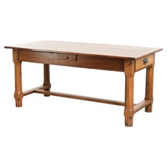 Table à manger française du XVIIIe siècle, avec un plateau en bois de fruitier et un piètement en chêne