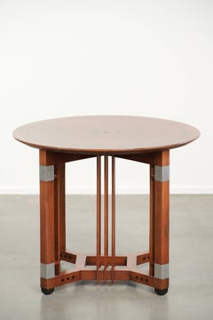Round side table in Art Deco design