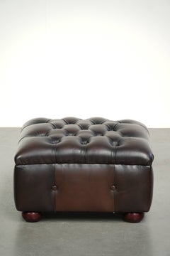 Pouf Chesterfield in pelle di vacchetta dai bellissimi colori, in stile inglese